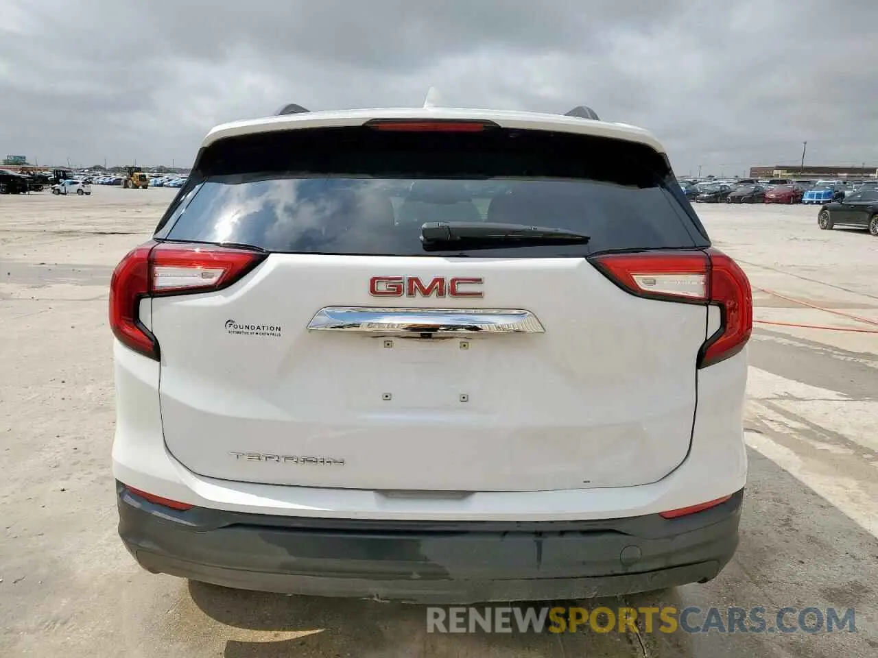 6 Photograph of a damaged car 3GKALMEV8NL279431 GMC TERRAIN 2022