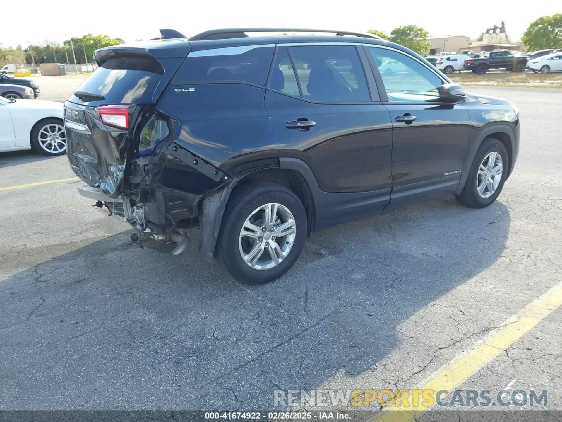4 Photograph of a damaged car 3GKALMEV9NL123172 GMC TERRAIN 2022