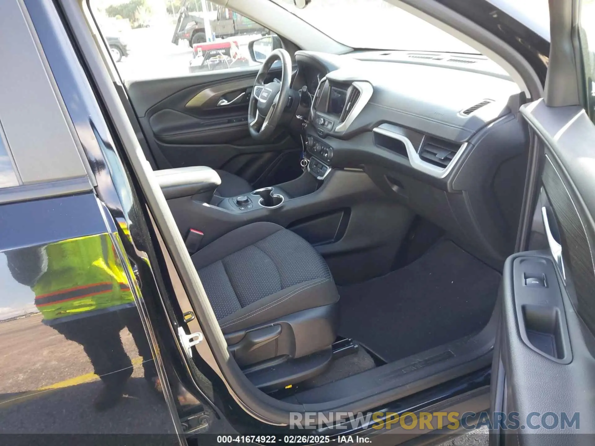 5 Photograph of a damaged car 3GKALMEV9NL123172 GMC TERRAIN 2022