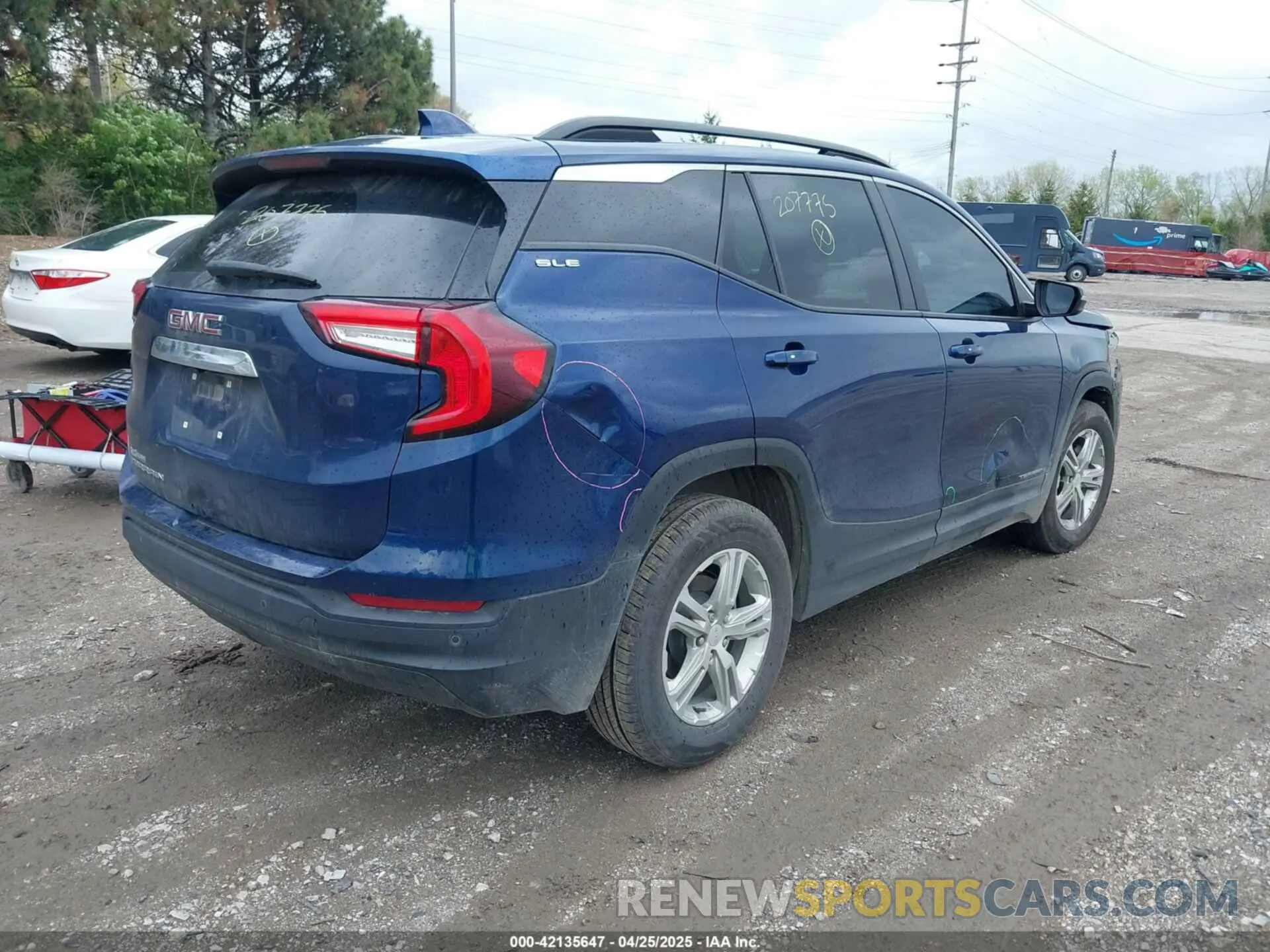 4 Photograph of a damaged car 3GKALMEVXNL207775 GMC TERRAIN 2022