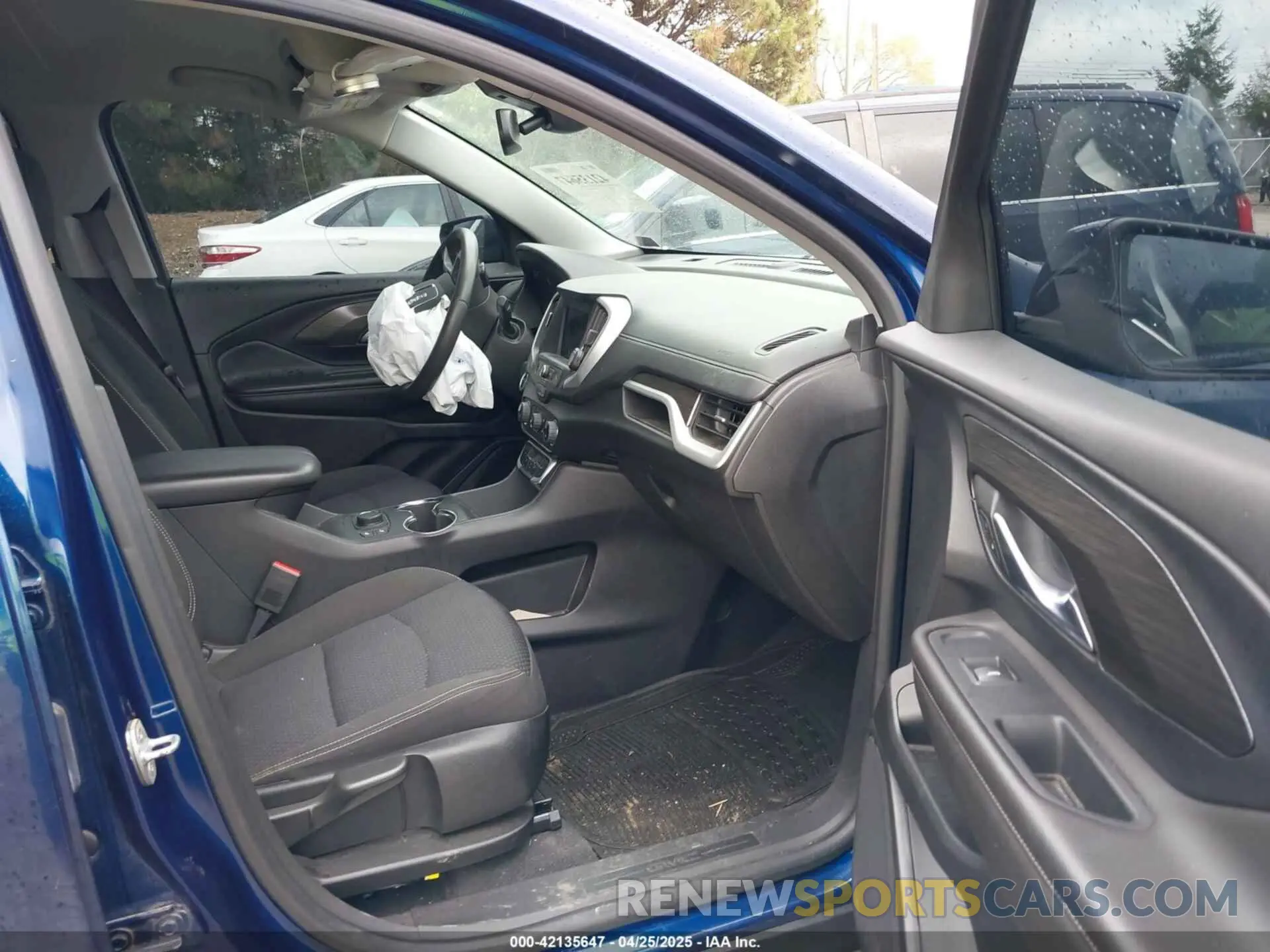 5 Photograph of a damaged car 3GKALMEVXNL207775 GMC TERRAIN 2022