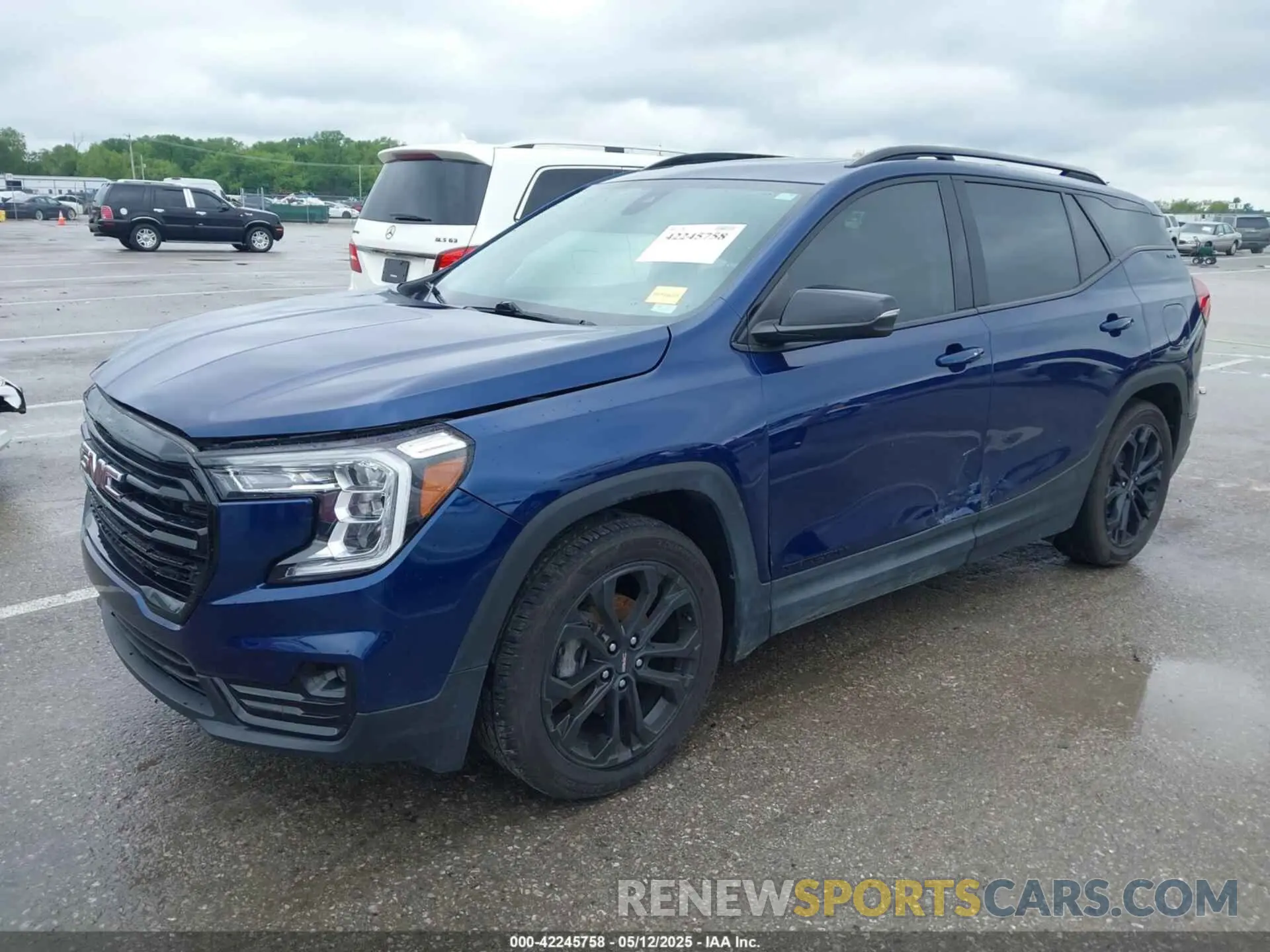 2 Photograph of a damaged car 3GKALPEV4NL293635 GMC TERRAIN 2022