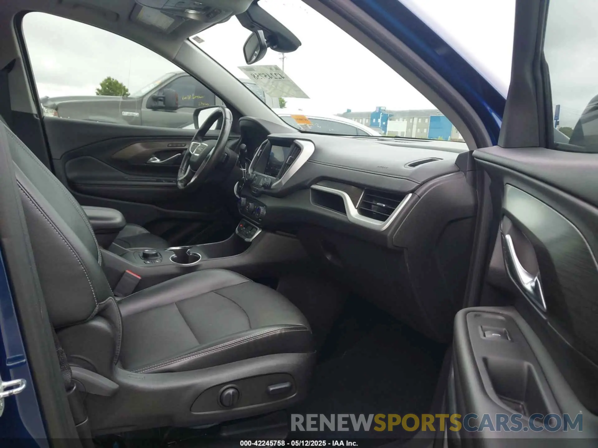 5 Photograph of a damaged car 3GKALPEV4NL293635 GMC TERRAIN 2022