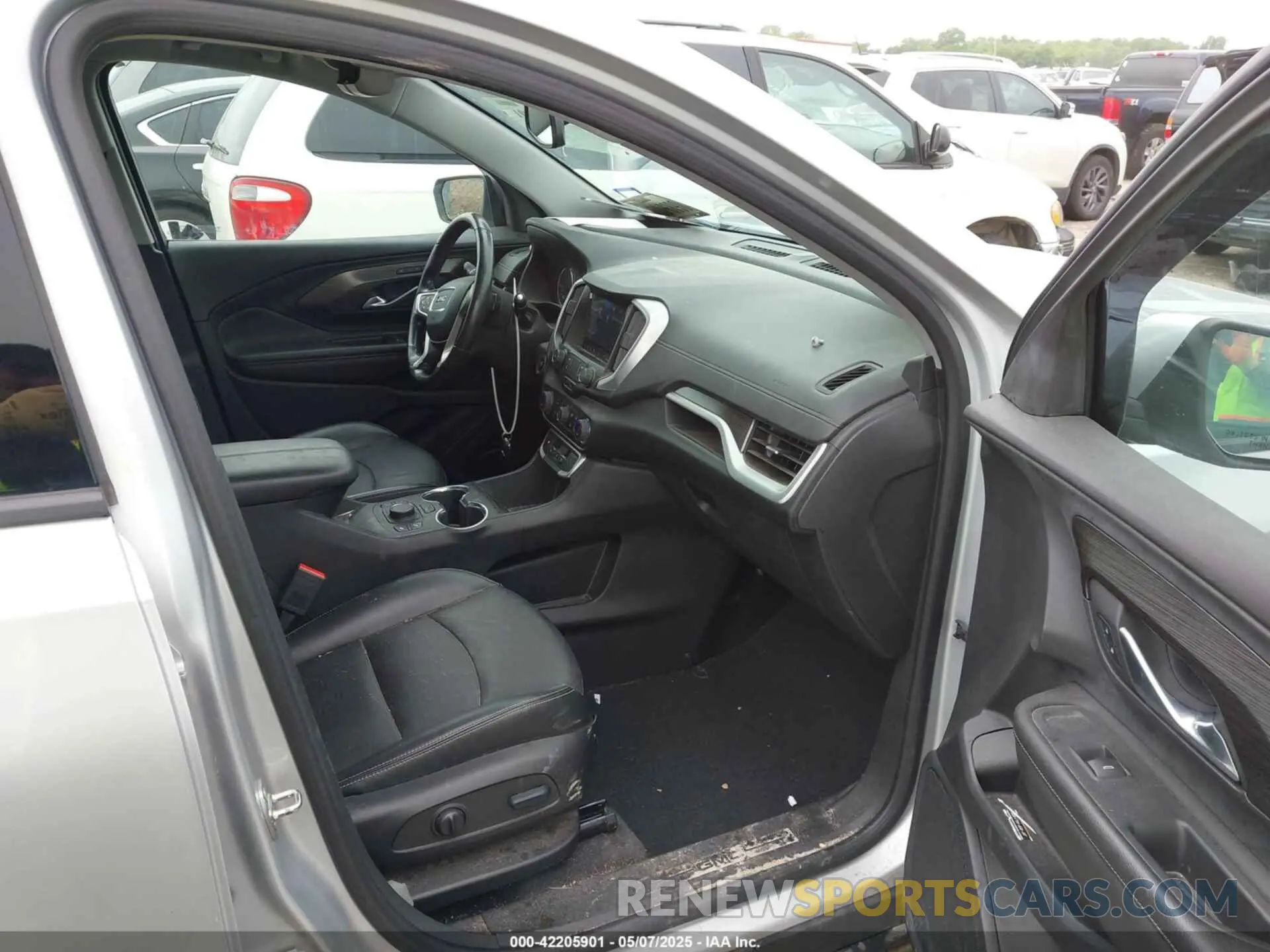 5 Photograph of a damaged car 3GKALPEV6NL271507 GMC TERRAIN 2022