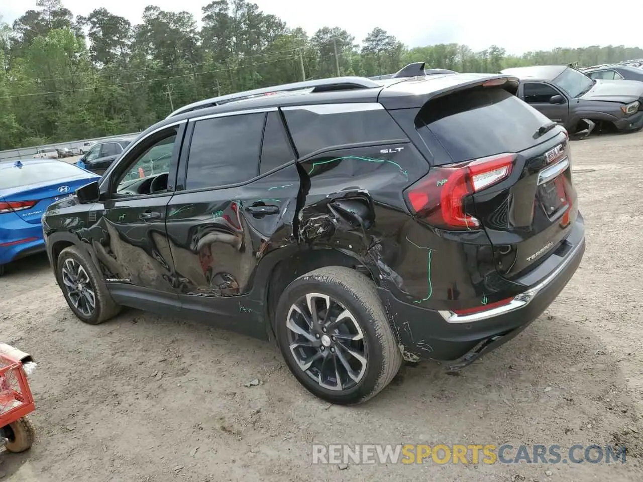 2 Photograph of a damaged car 3GKALPEV8NL189424 GMC TERRAIN 2022