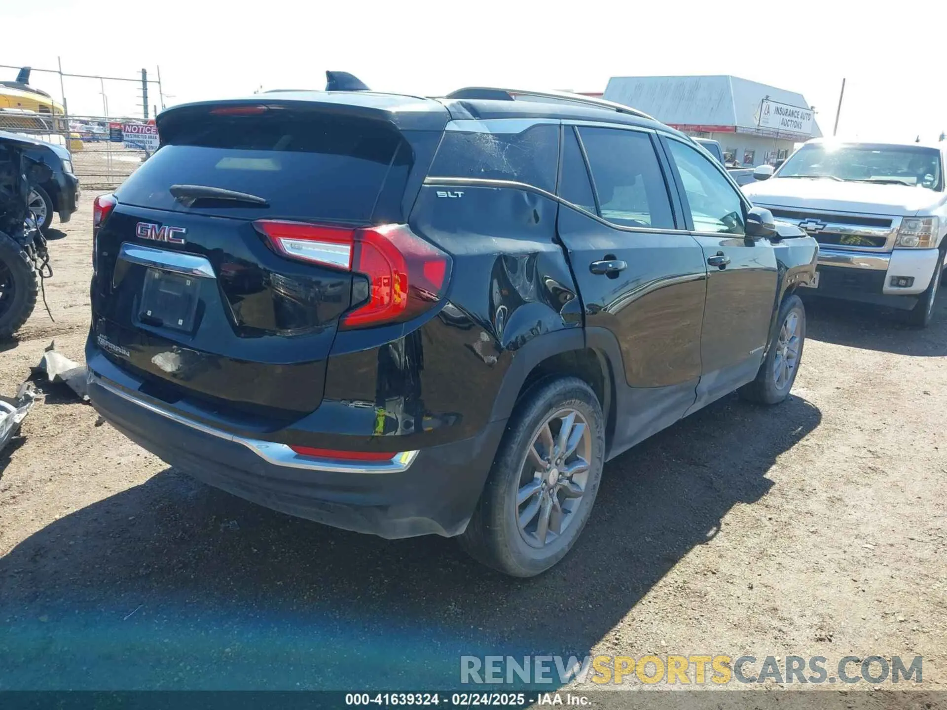 4 Photograph of a damaged car 3GKALPEV8NL261044 GMC TERRAIN 2022
