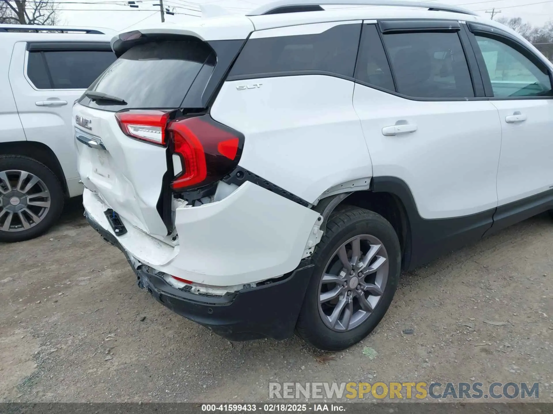 18 Photograph of a damaged car 3GKALPEVXNL310499 GMC TERRAIN 2022