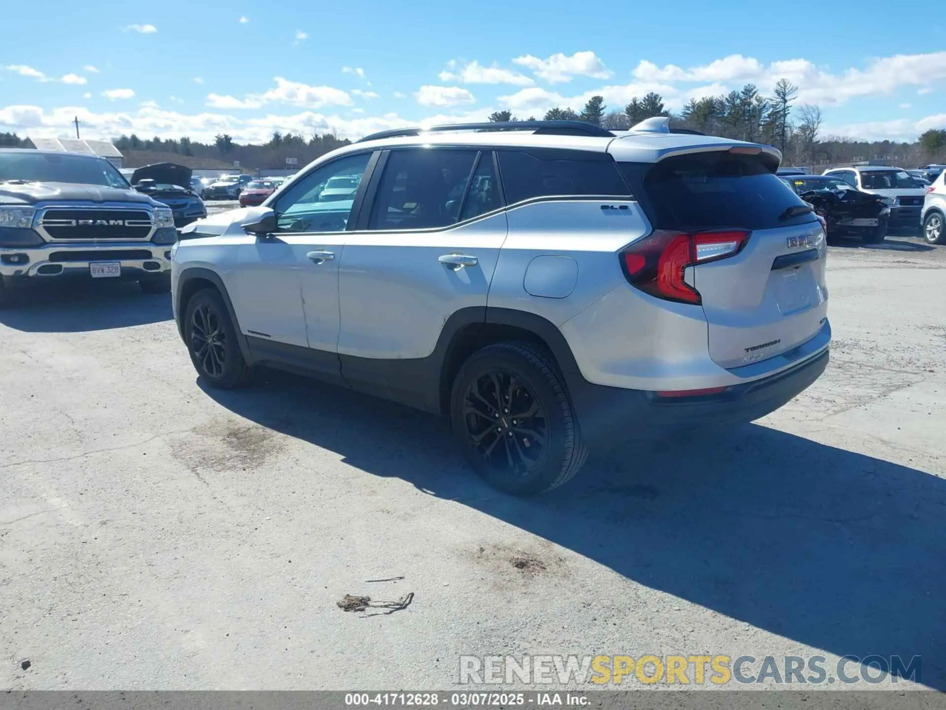 3 Фотография поврежденного автомобиля 3GKALTEV1NL261718 GMC TERRAIN 2022