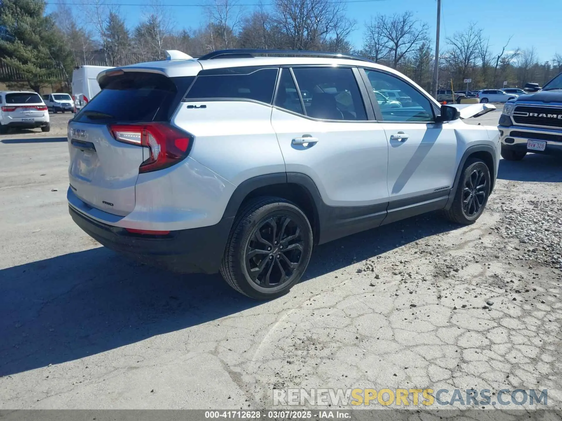 4 Фотография поврежденного автомобиля 3GKALTEV1NL261718 GMC TERRAIN 2022