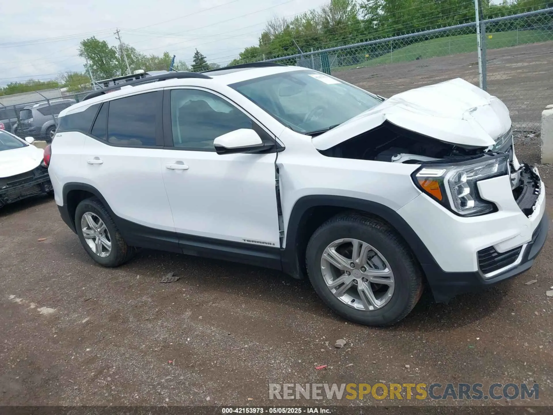 13 Photograph of a damaged car 3GKALTEV1NL289230 GMC TERRAIN 2022