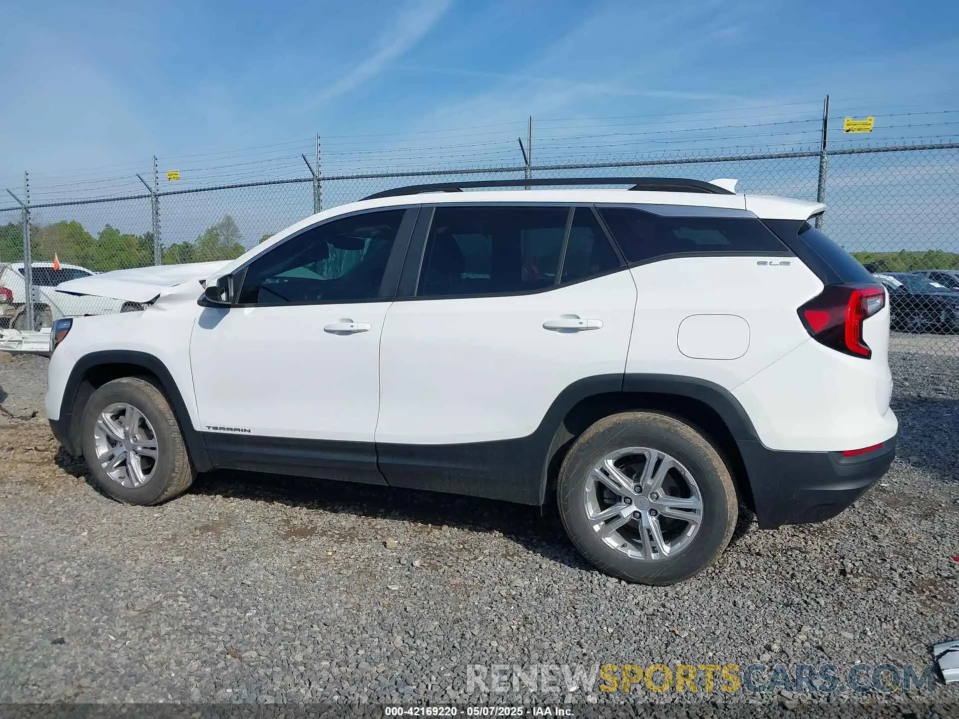 15 Photograph of a damaged car 3GKALTEV2NL127462 GMC TERRAIN 2022