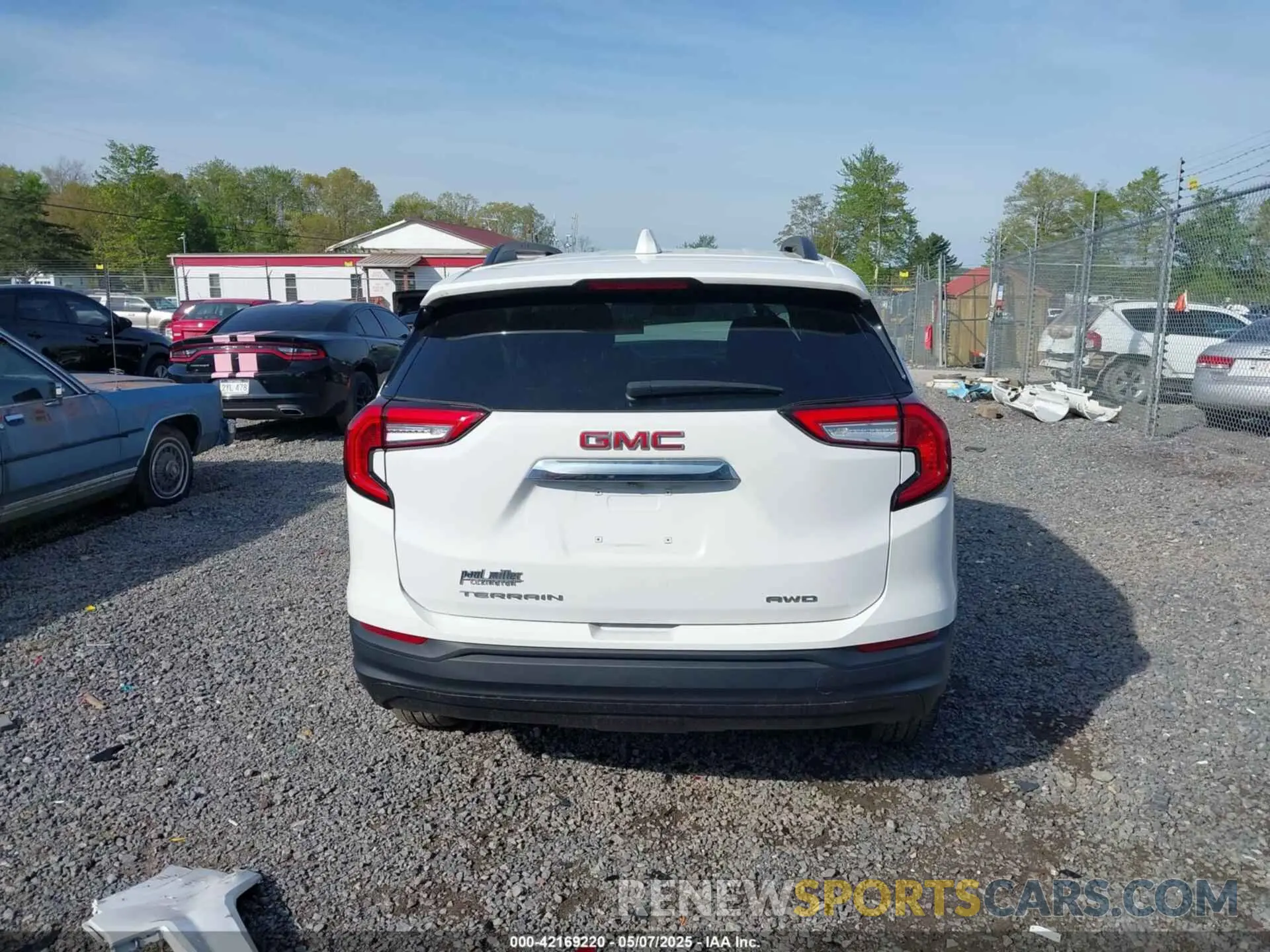 17 Photograph of a damaged car 3GKALTEV2NL127462 GMC TERRAIN 2022
