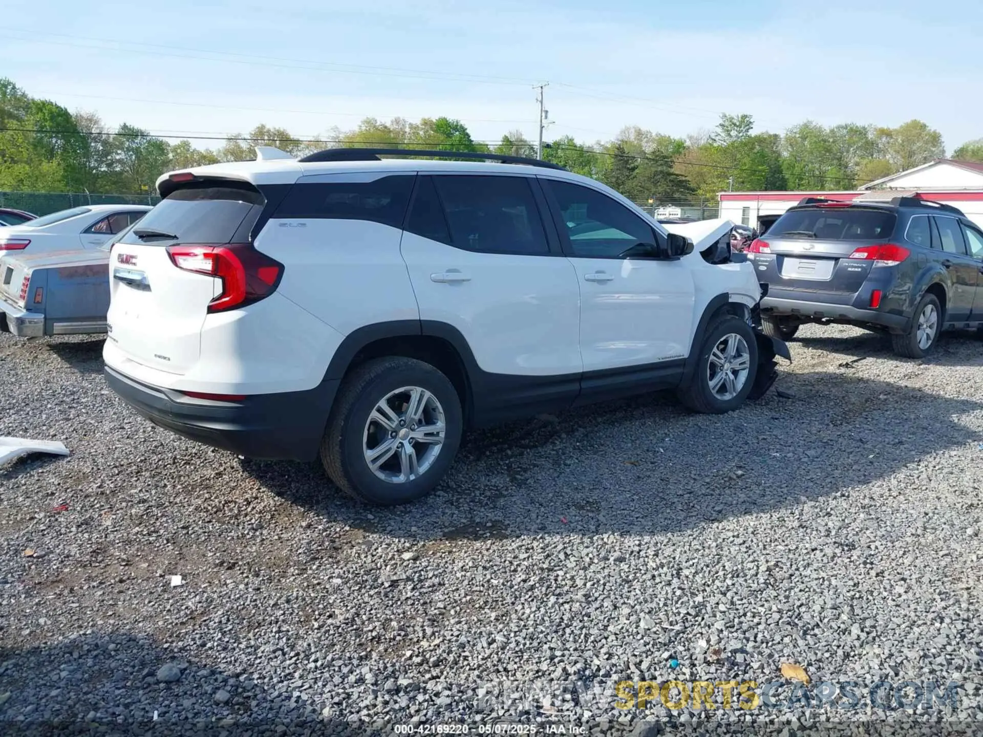 4 Photograph of a damaged car 3GKALTEV2NL127462 GMC TERRAIN 2022