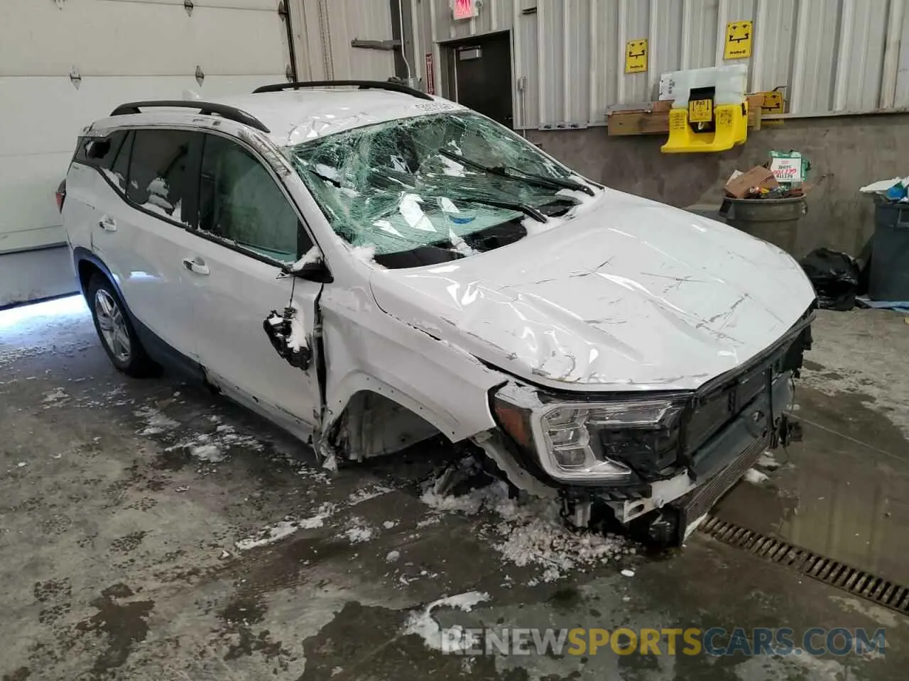 4 Фотография поврежденного автомобиля 3GKALTEV2NL127557 GMC TERRAIN 2022