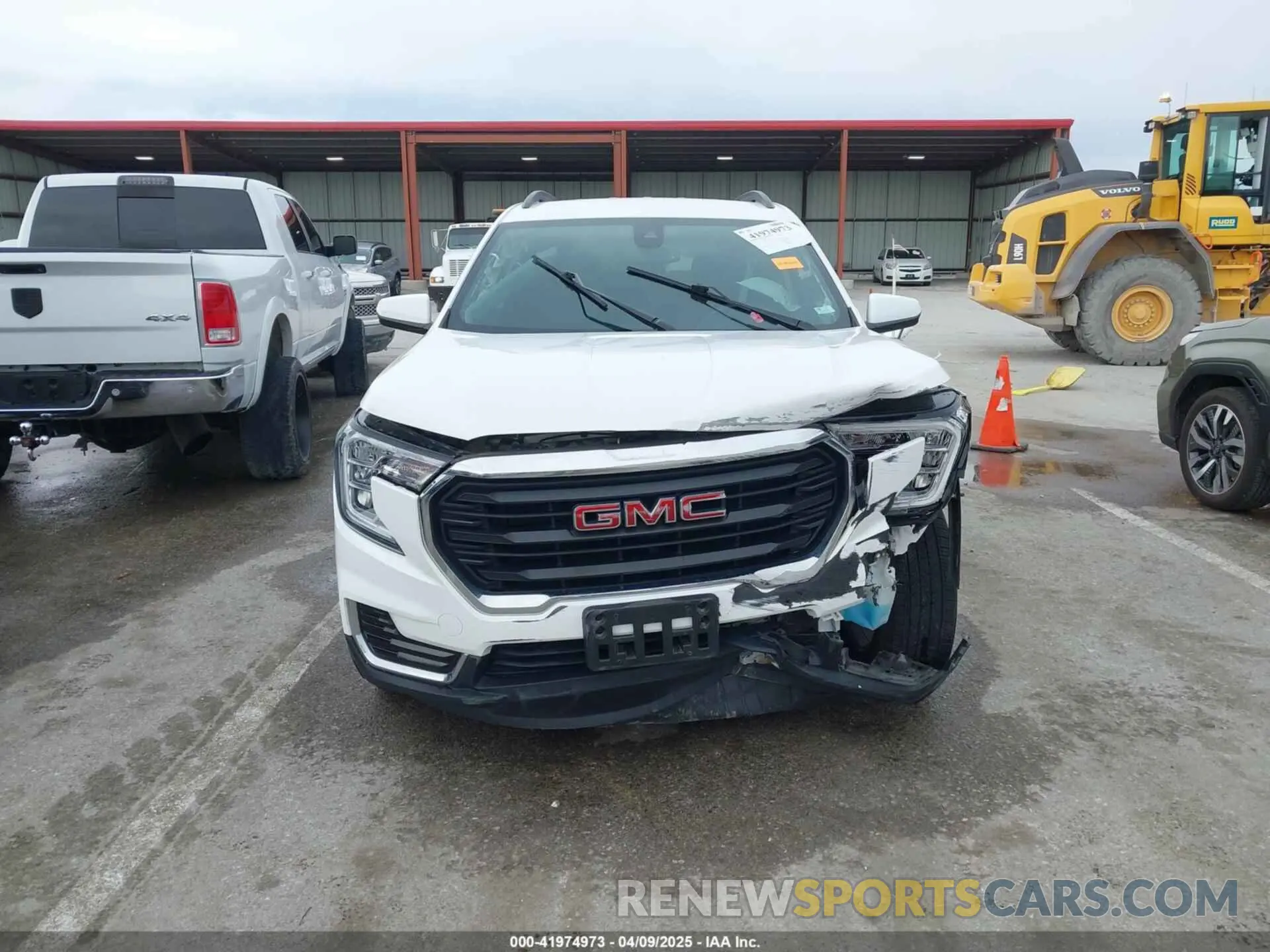 13 Photograph of a damaged car 3GKALTEV2NL139045 GMC TERRAIN 2022