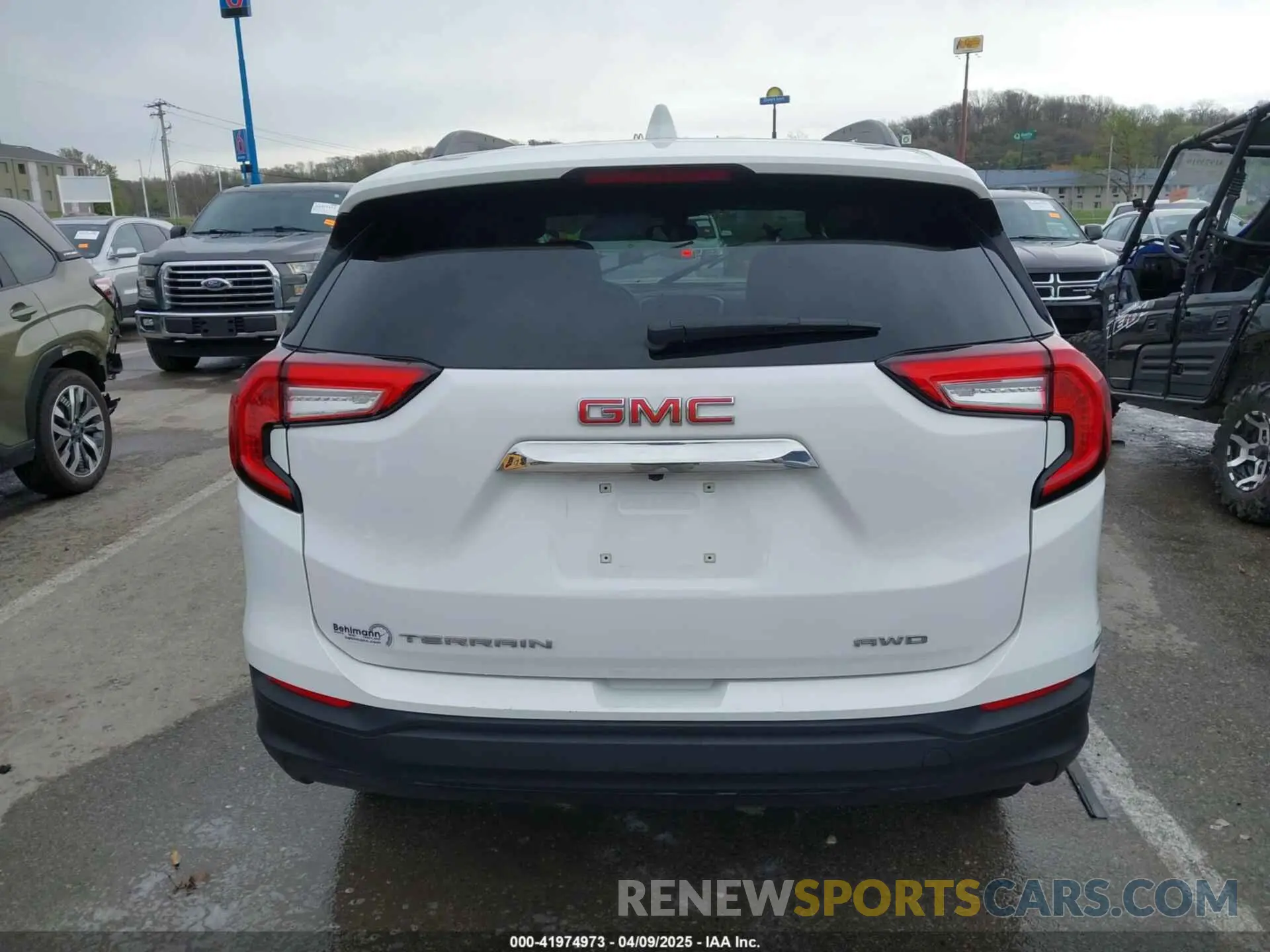 17 Photograph of a damaged car 3GKALTEV2NL139045 GMC TERRAIN 2022