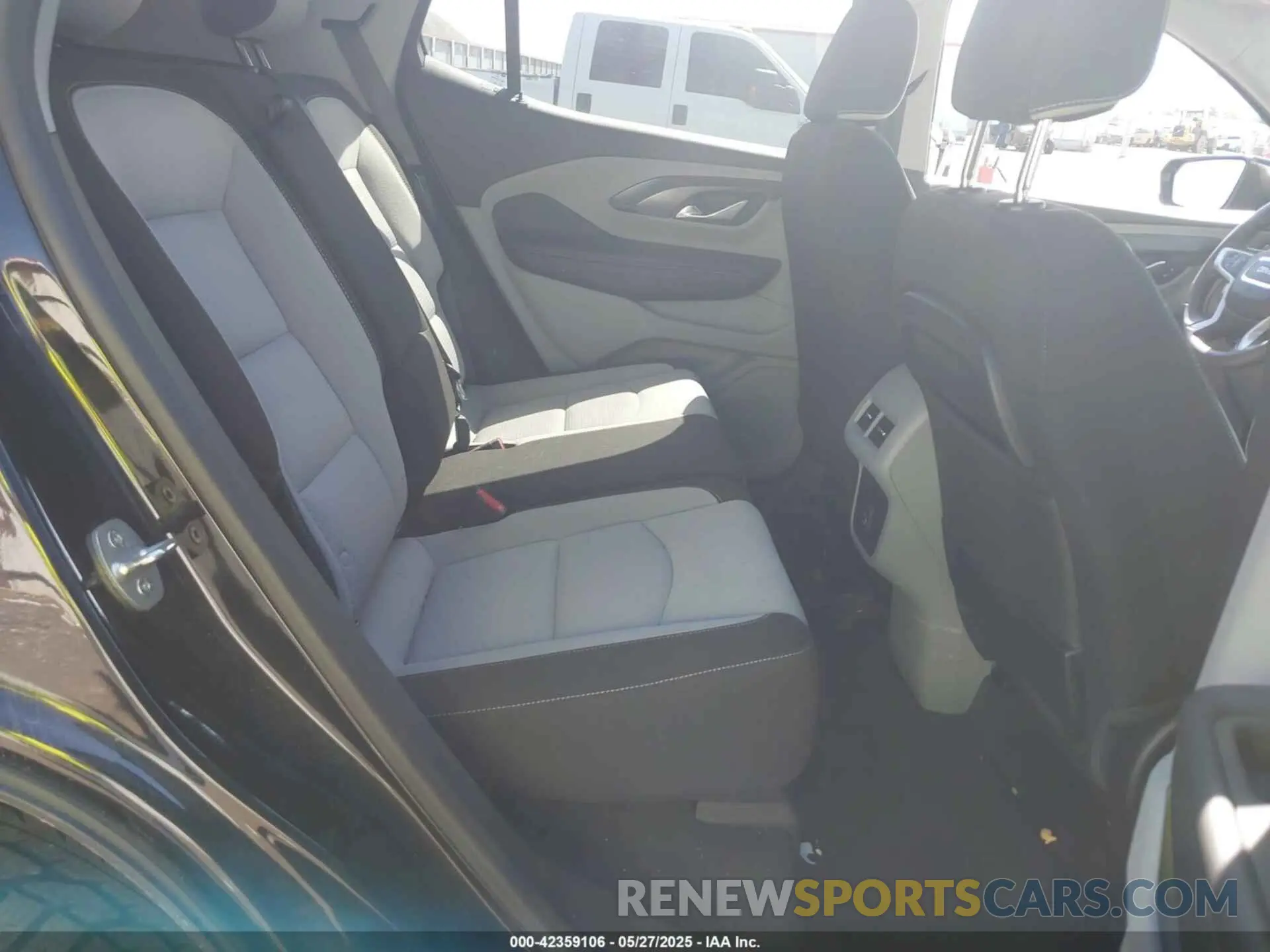 8 Photograph of a damaged car 3GKALTEV3NL167579 GMC TERRAIN 2022