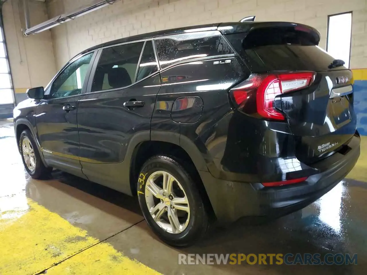 2 Photograph of a damaged car 3GKALTEV3NL172720 GMC TERRAIN 2022