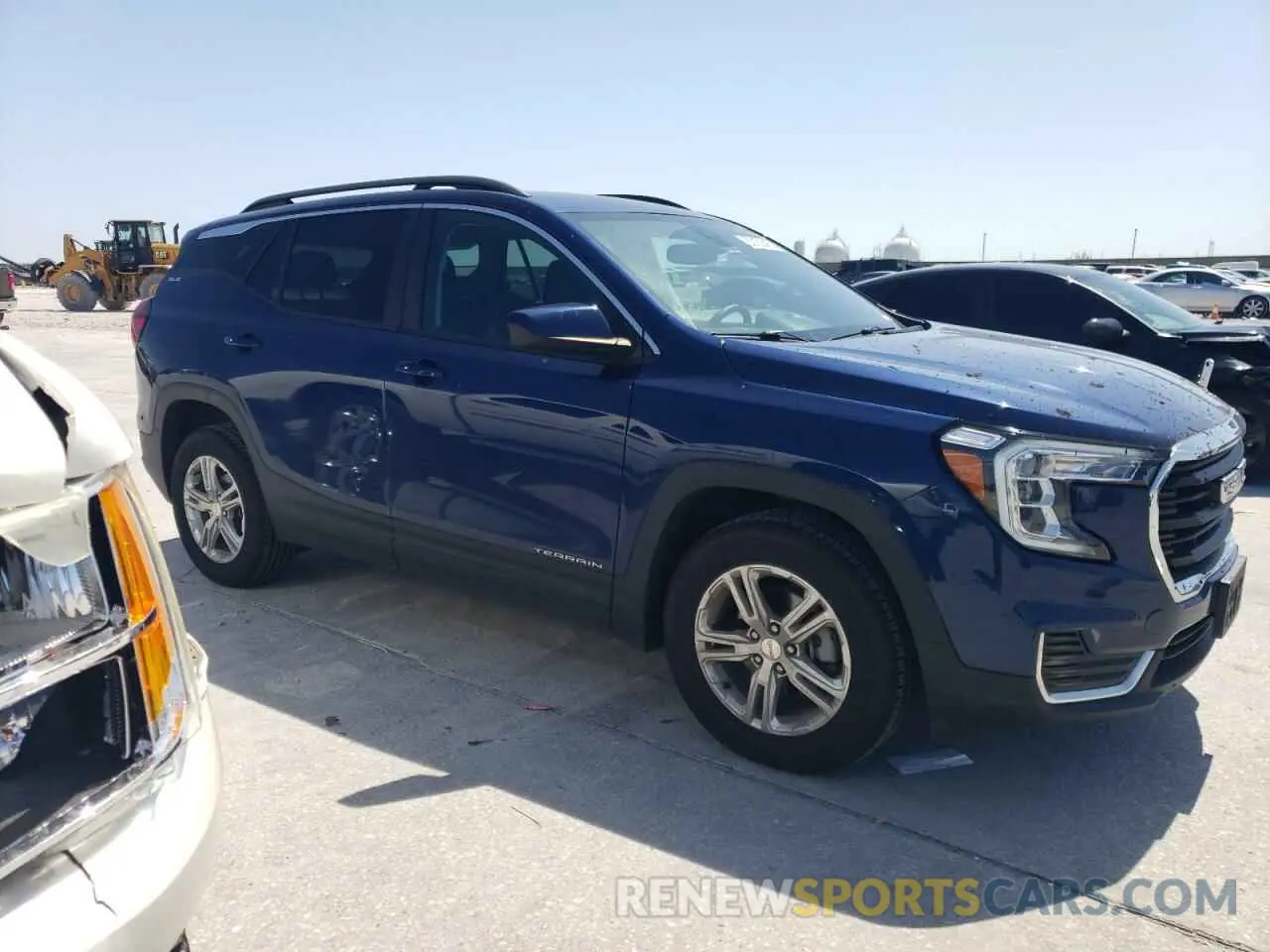4 Photograph of a damaged car 3GKALTEV5NL137581 GMC TERRAIN 2022