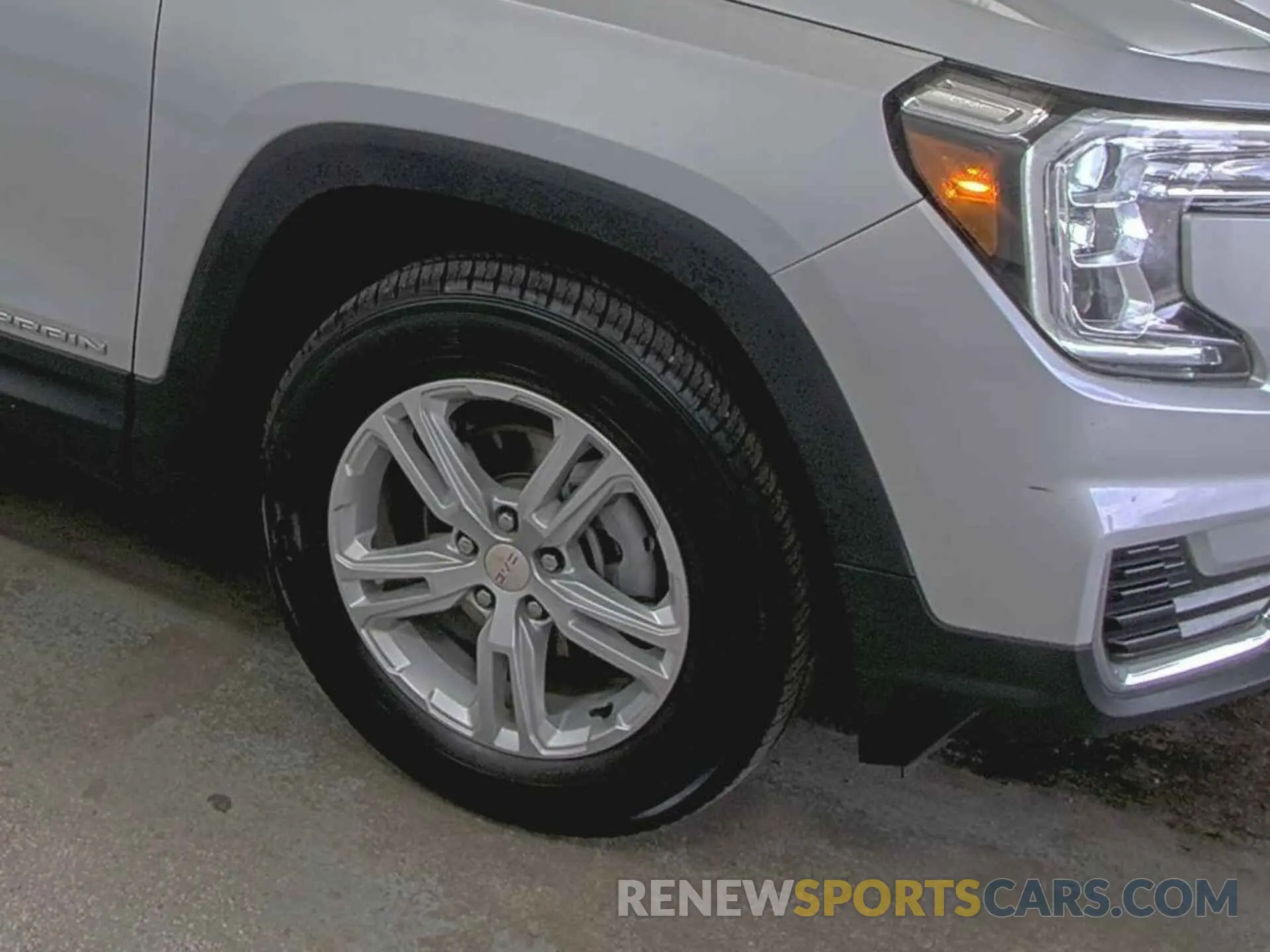 13 Photograph of a damaged car 3GKALTEV5NL230570 GMC TERRAIN 2022
