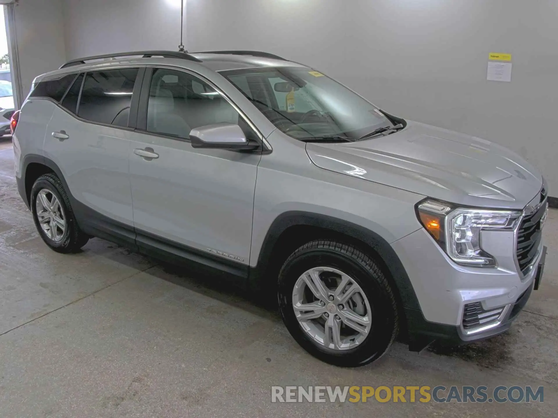 21 Photograph of a damaged car 3GKALTEV5NL230570 GMC TERRAIN 2022