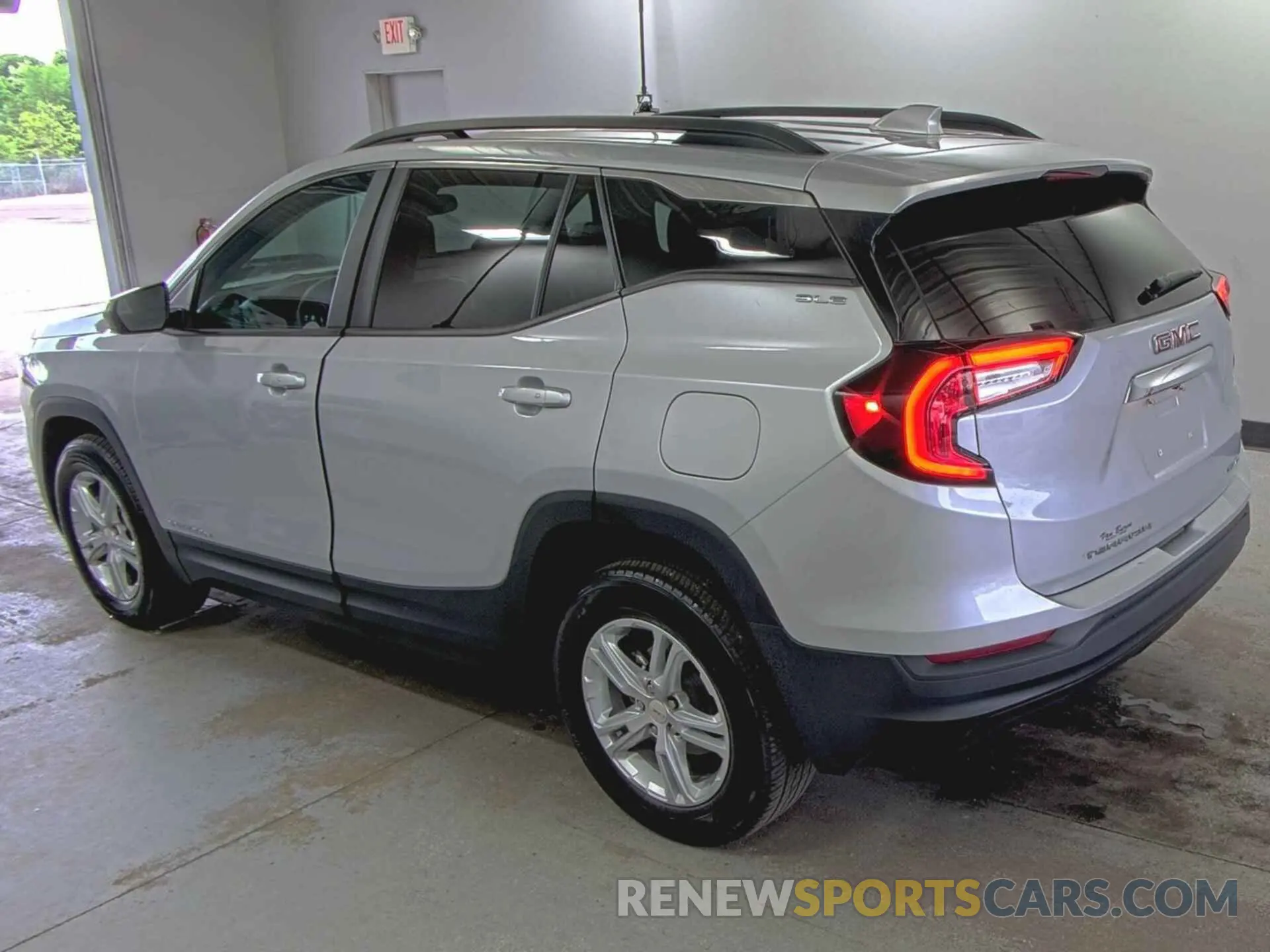 29 Photograph of a damaged car 3GKALTEV5NL230570 GMC TERRAIN 2022