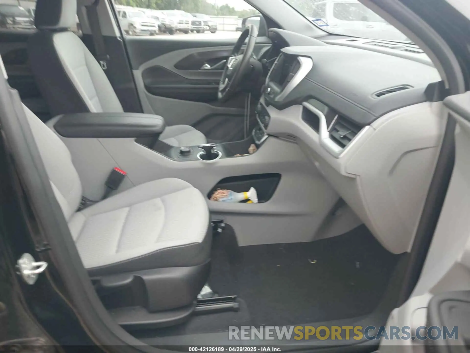 5 Photograph of a damaged car 3GKALTEV8NL167447 GMC TERRAIN 2022
