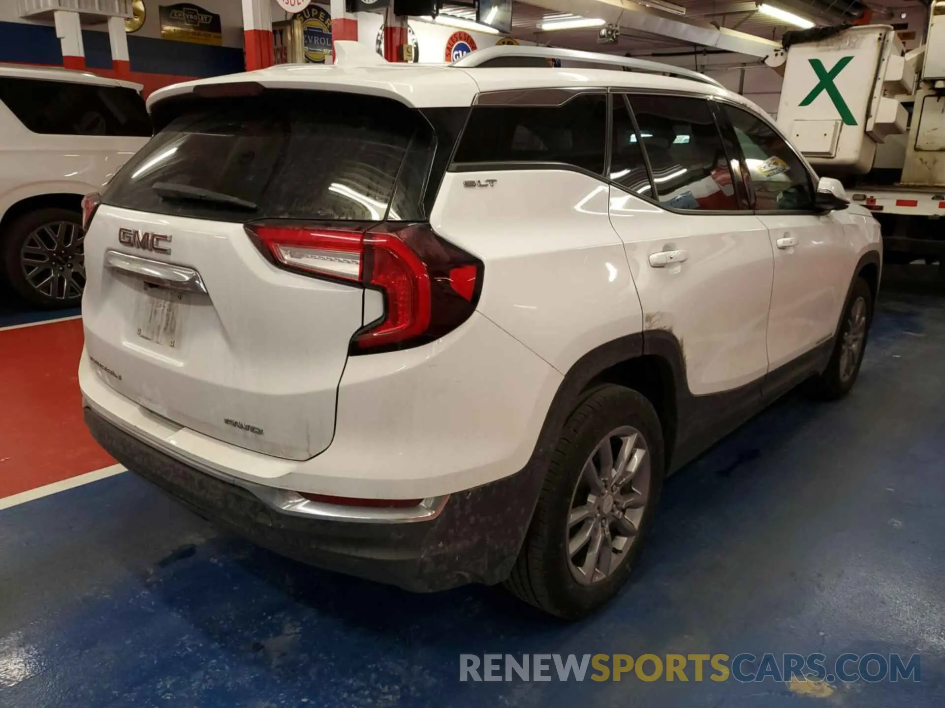 12 Photograph of a damaged car 3GKALVEV2NL232028 GMC TERRAIN 2022