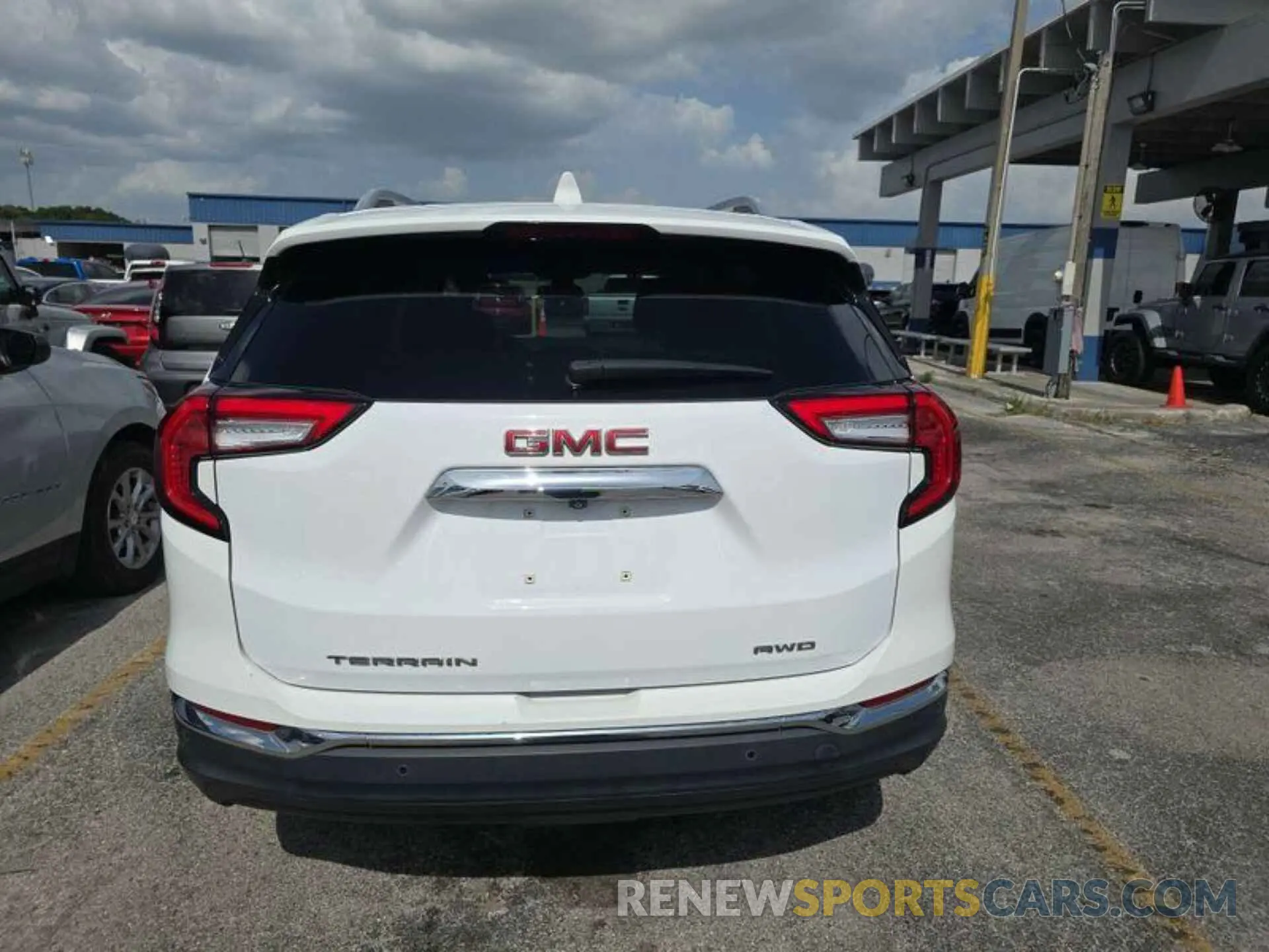 18 Photograph of a damaged car 3GKALVEV3NL149238 GMC TERRAIN 2022