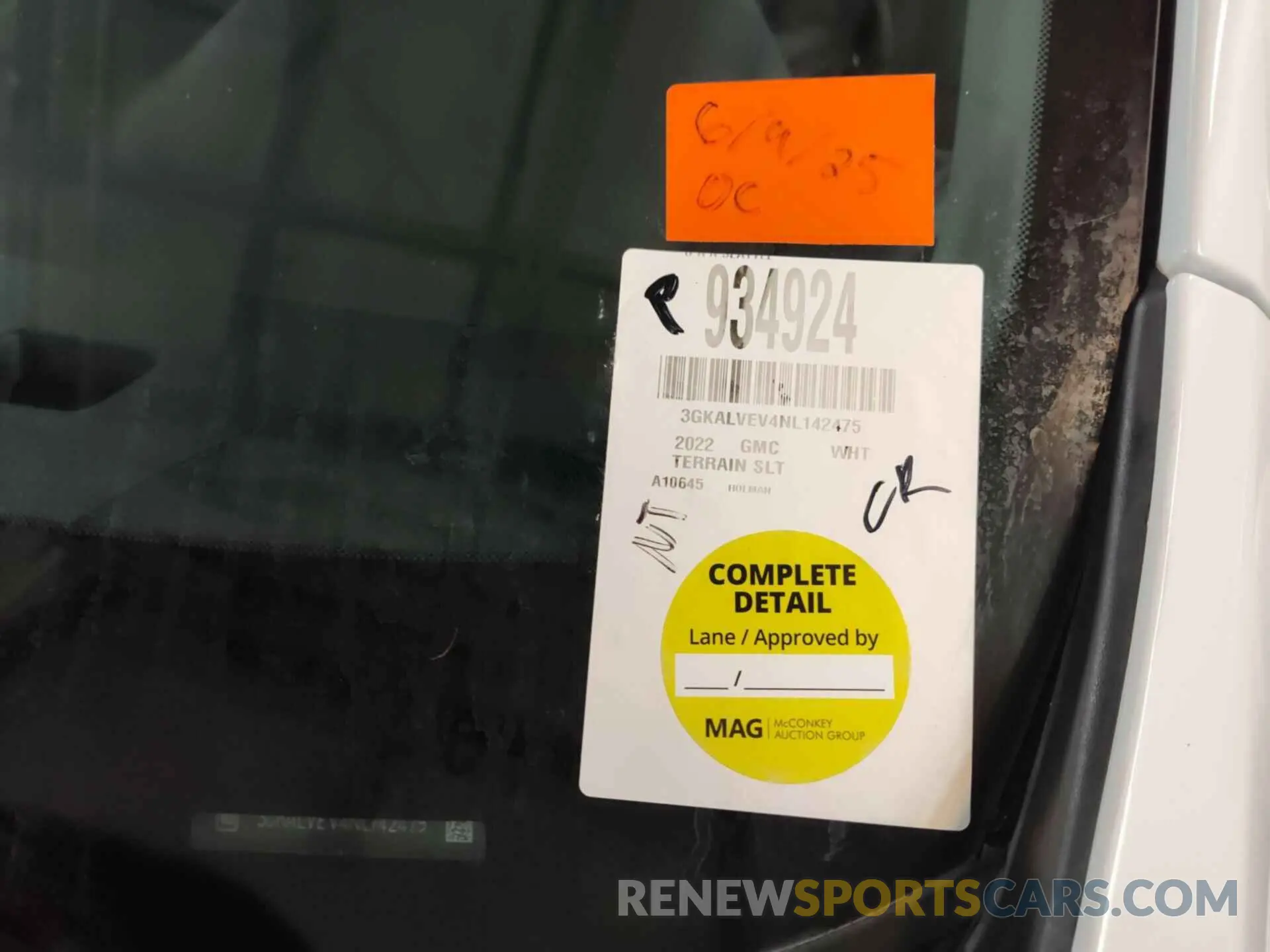 4 Photograph of a damaged car 3GKALVEV4NL142475 GMC TERRAIN 2022