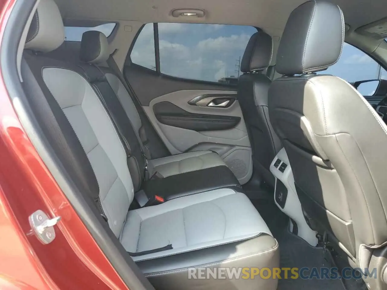11 Photograph of a damaged car 3GKALVEV4NL162239 GMC TERRAIN 2022