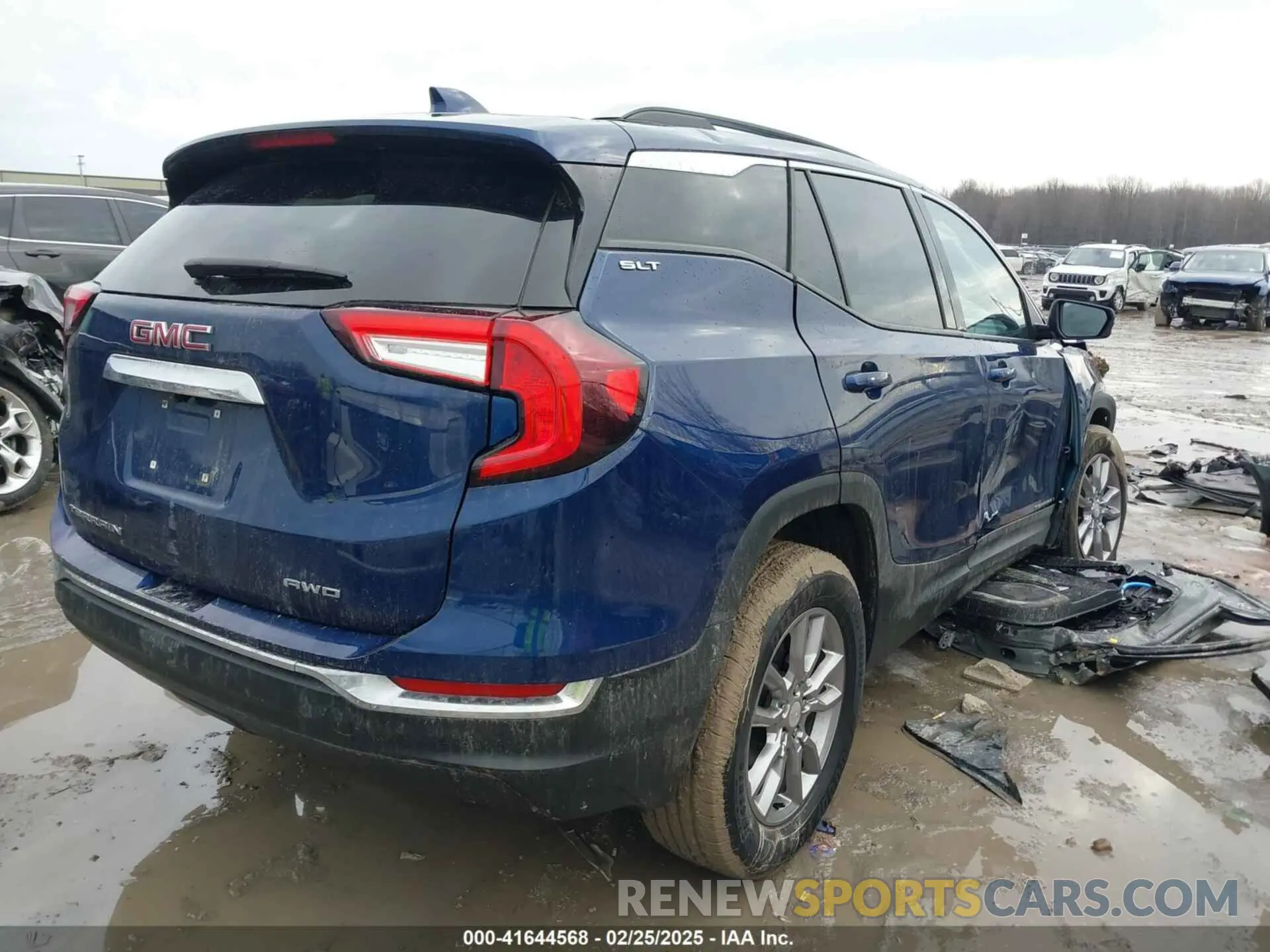 4 Photograph of a damaged car 3GKALVEV4NL167229 GMC TERRAIN 2022