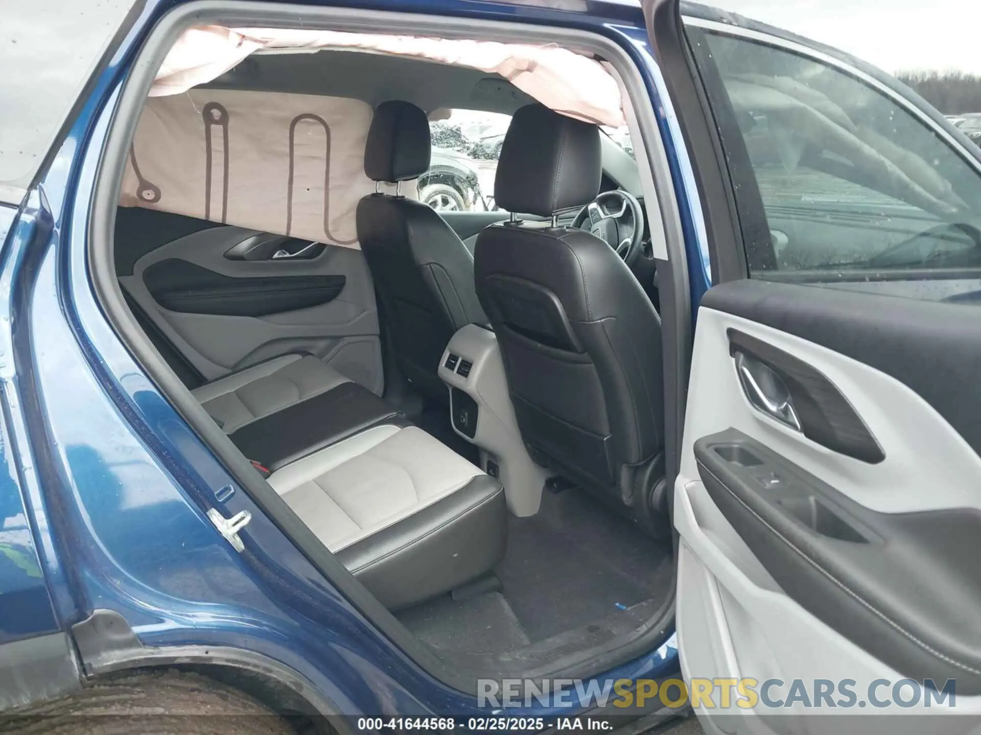 8 Photograph of a damaged car 3GKALVEV4NL167229 GMC TERRAIN 2022
