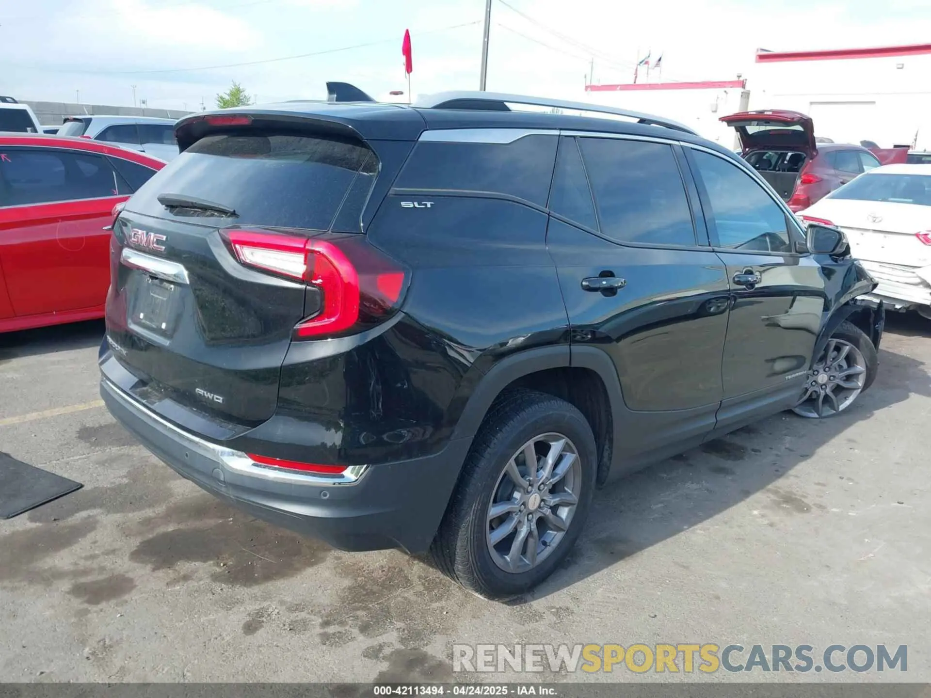 4 Photograph of a damaged car 3GKALVEV5NL110604 GMC TERRAIN 2022