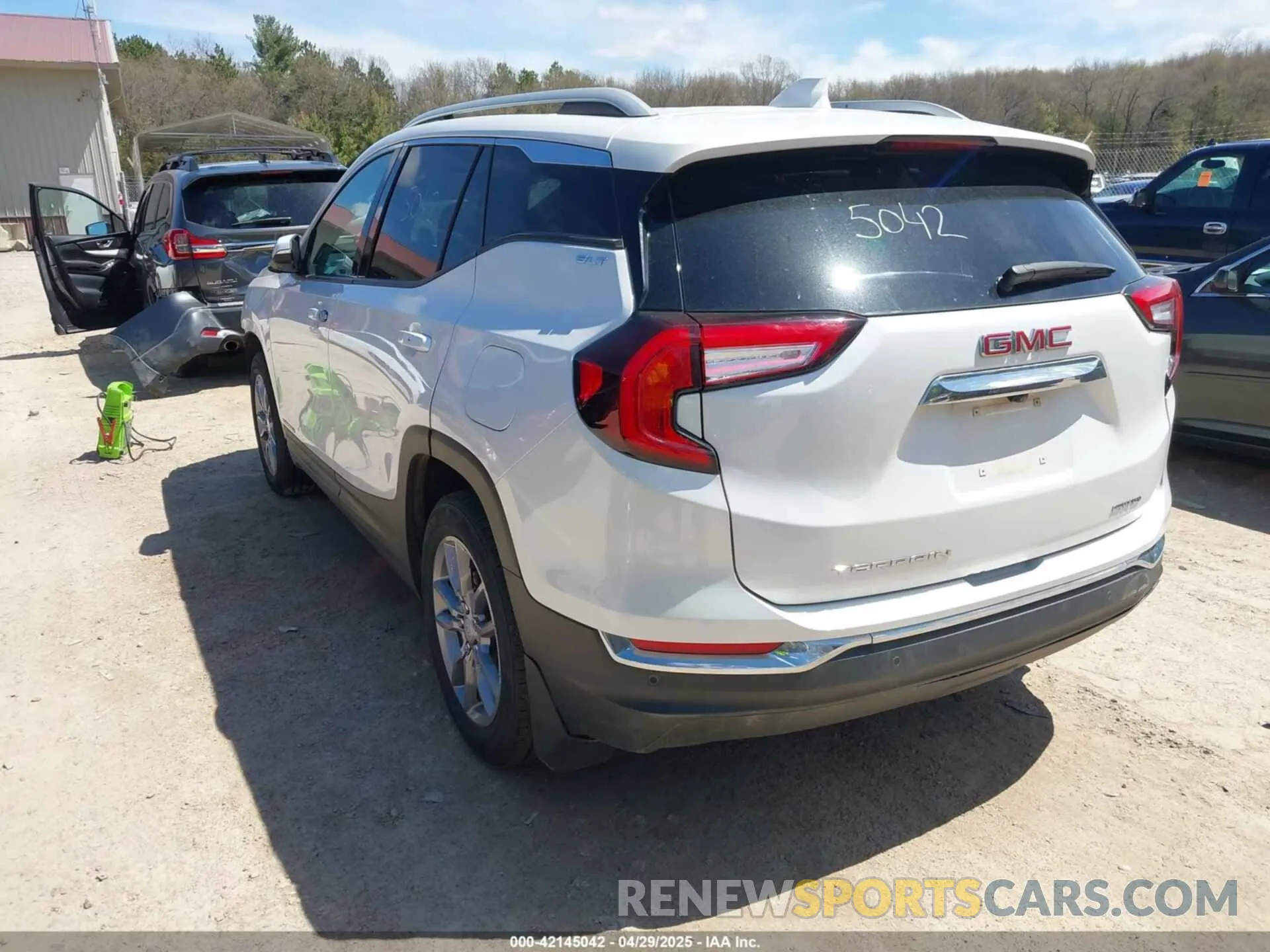 3 Photograph of a damaged car 3GKALVEV5NL125040 GMC TERRAIN 2022