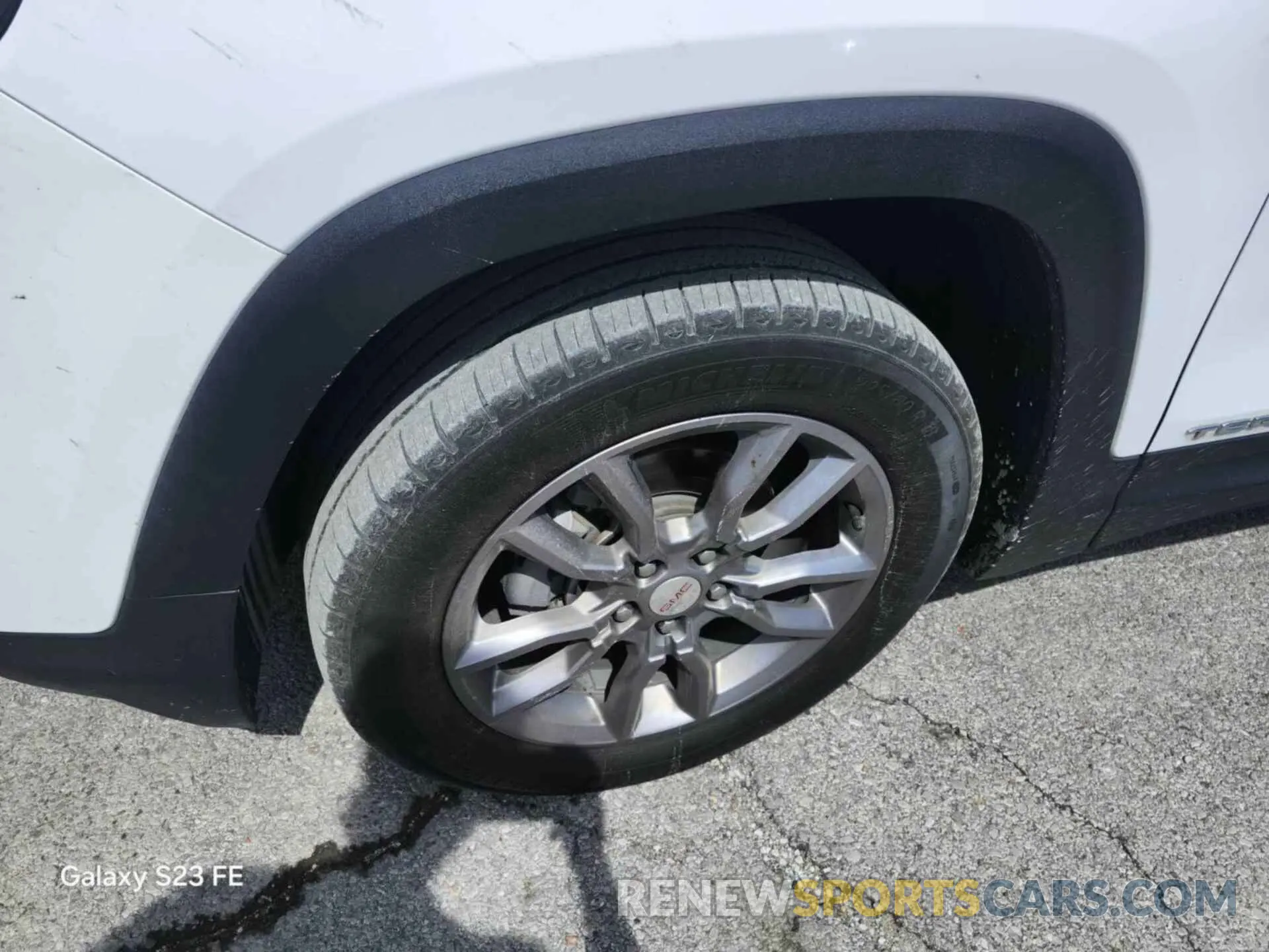 18 Photograph of a damaged car 3GKALVEVXNL142397 GMC TERRAIN 2022