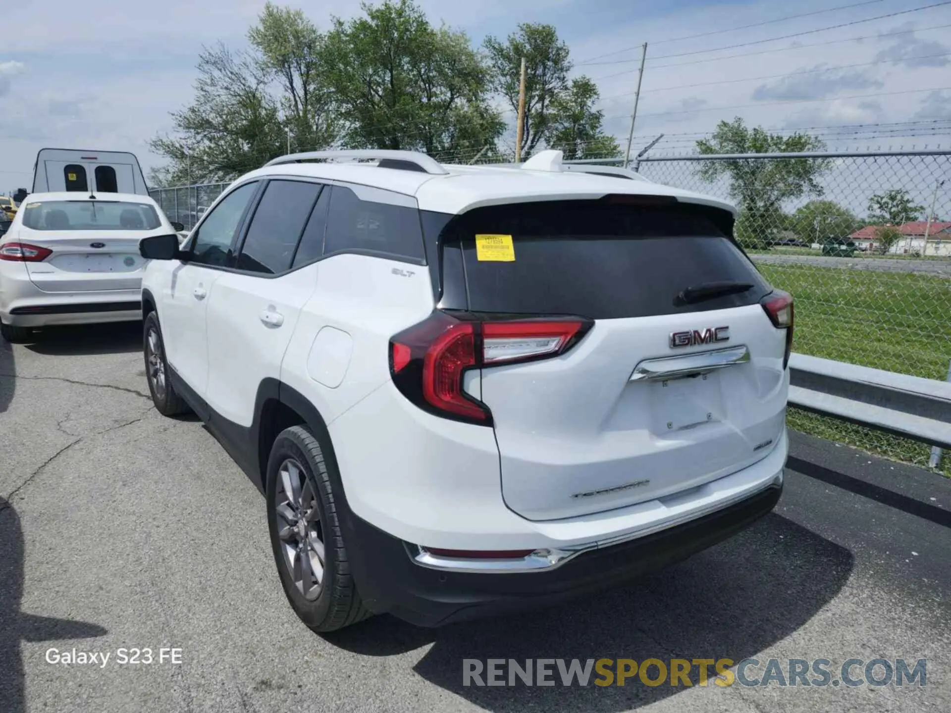 25 Photograph of a damaged car 3GKALVEVXNL142397 GMC TERRAIN 2022