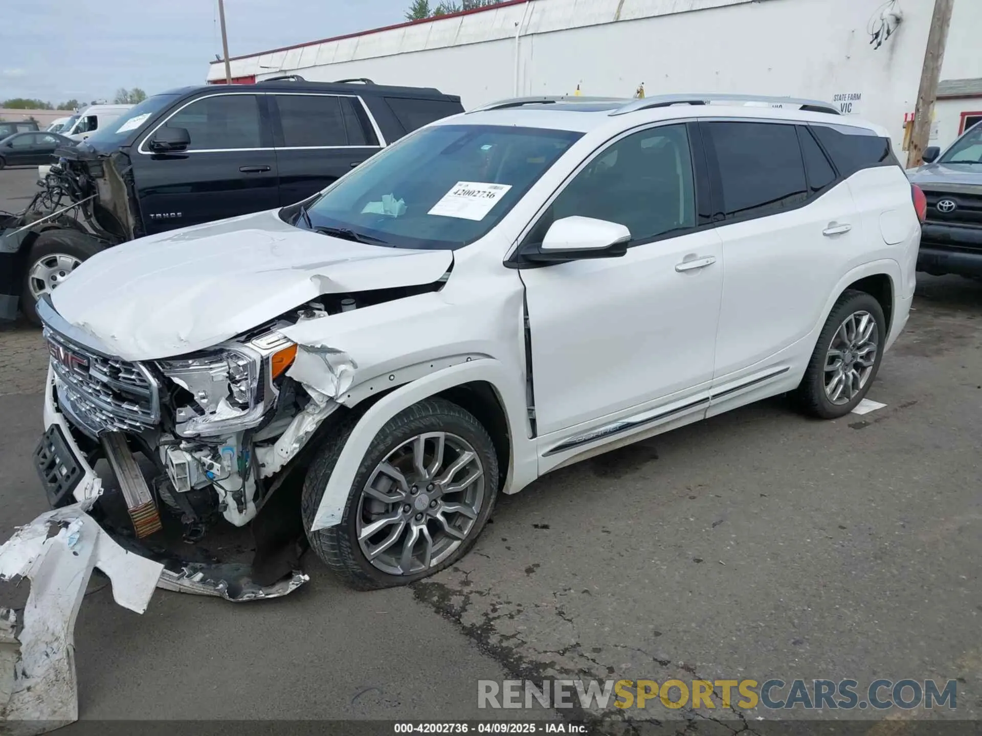 2 Photograph of a damaged car 3GKALXEV1NL301271 GMC TERRAIN 2022