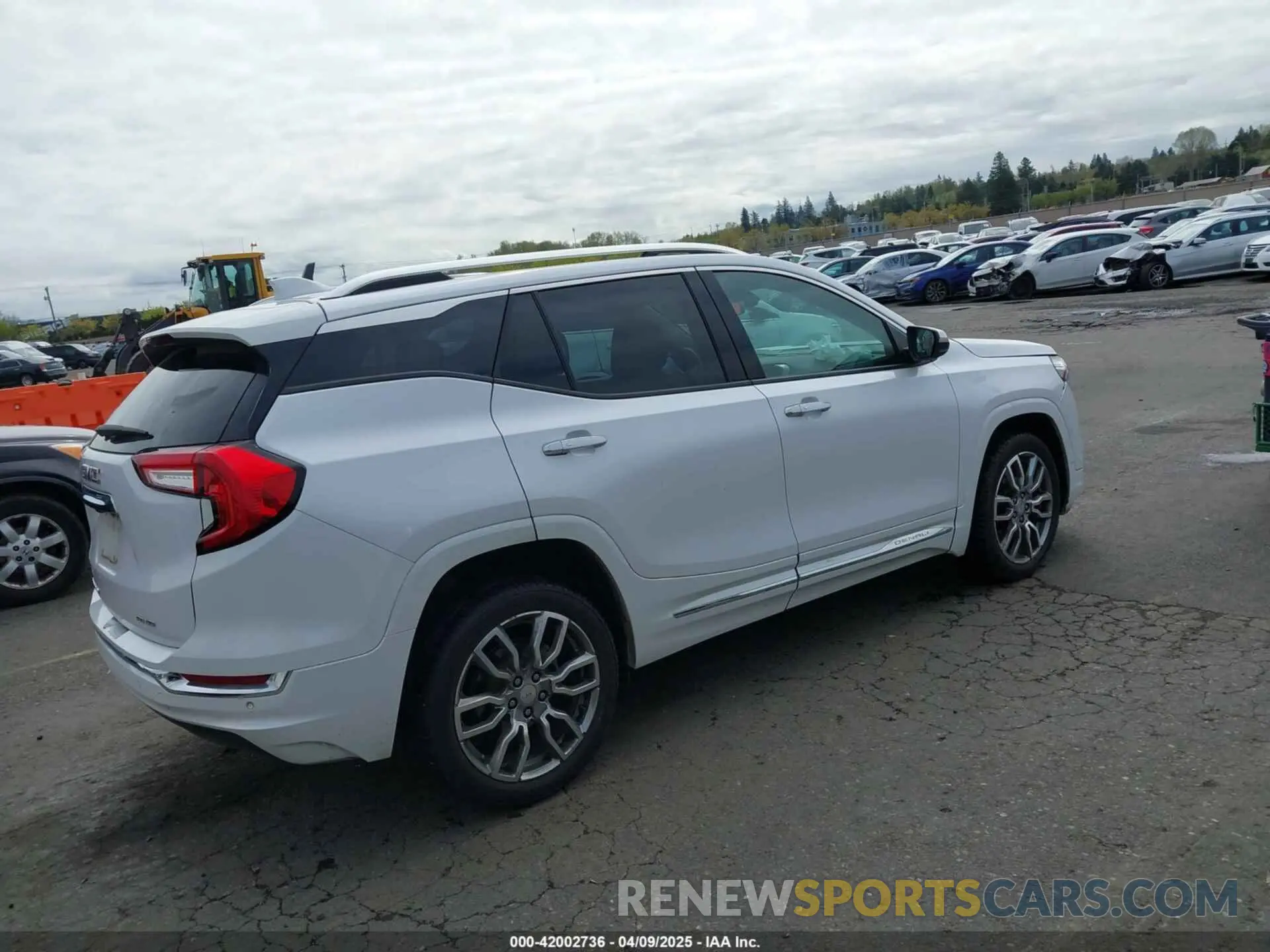 4 Photograph of a damaged car 3GKALXEV1NL301271 GMC TERRAIN 2022