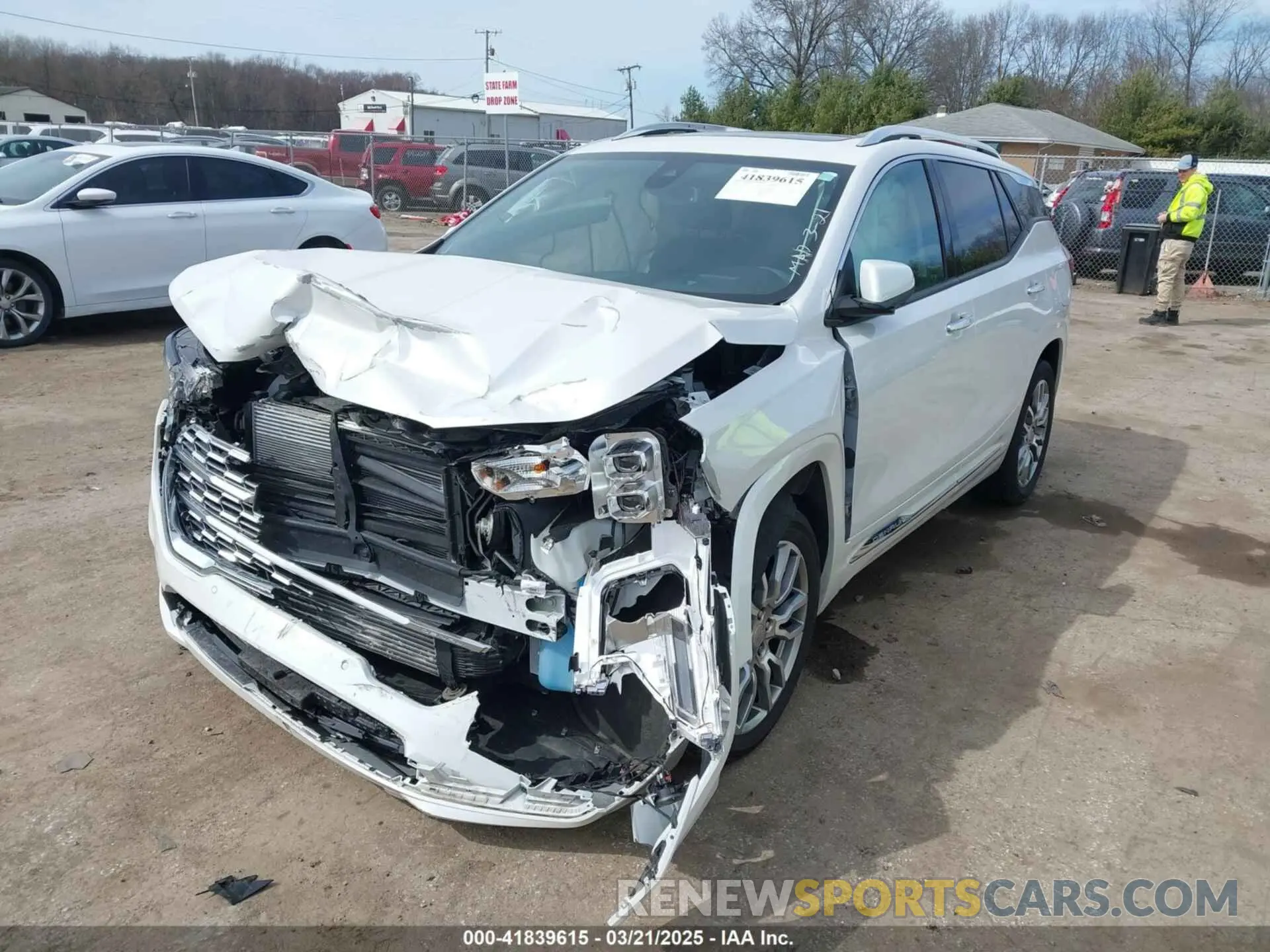 6 Photograph of a damaged car 3GKALXEV4NL192157 GMC TERRAIN 2022