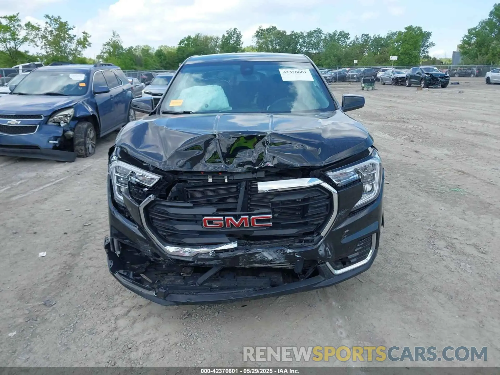 12 Photograph of a damaged car 3GKALMEG0PL137708 GMC TERRAIN 2023
