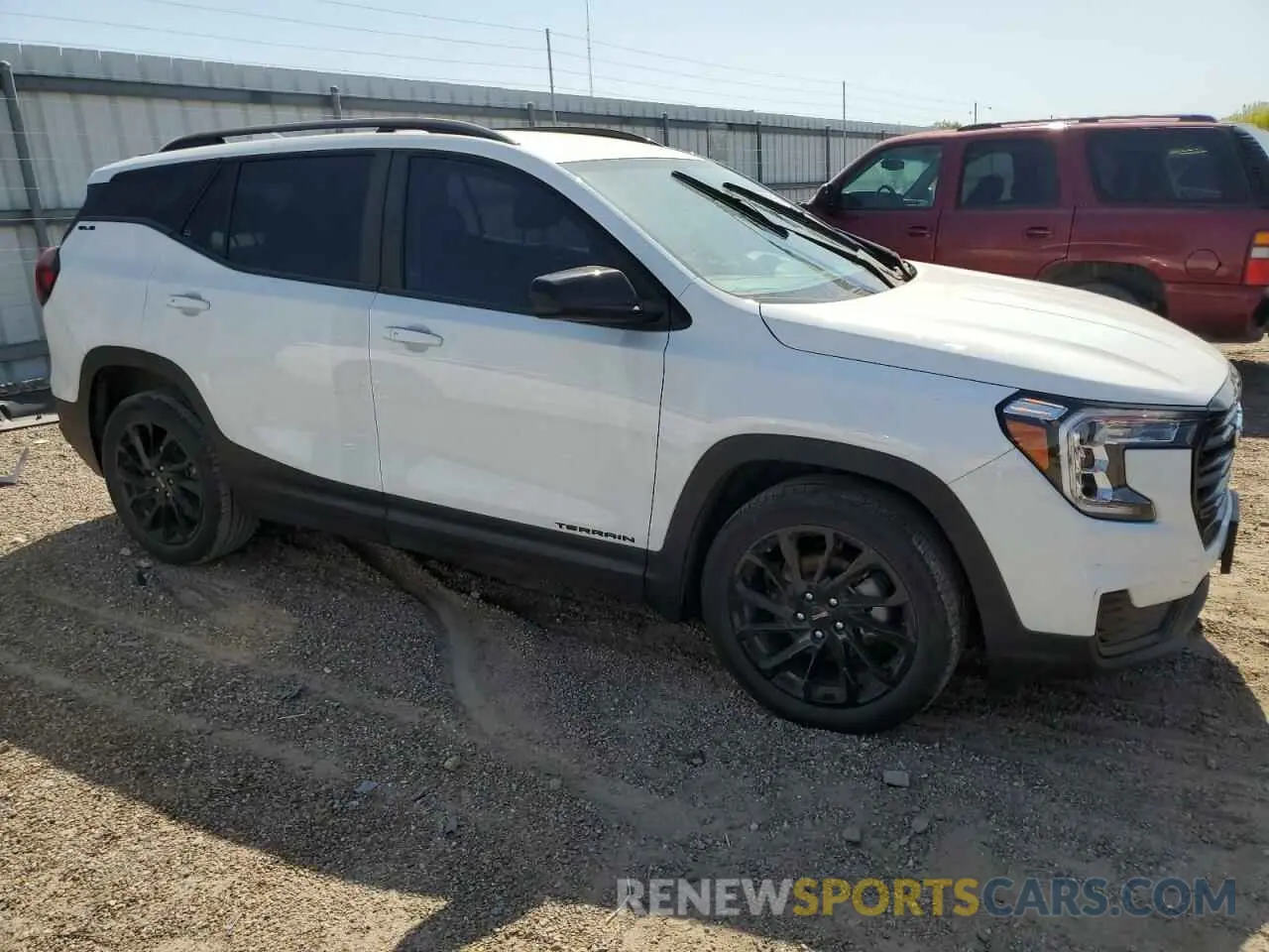 4 Photograph of a damaged car 3GKALMEG3PL169181 GMC TERRAIN 2023