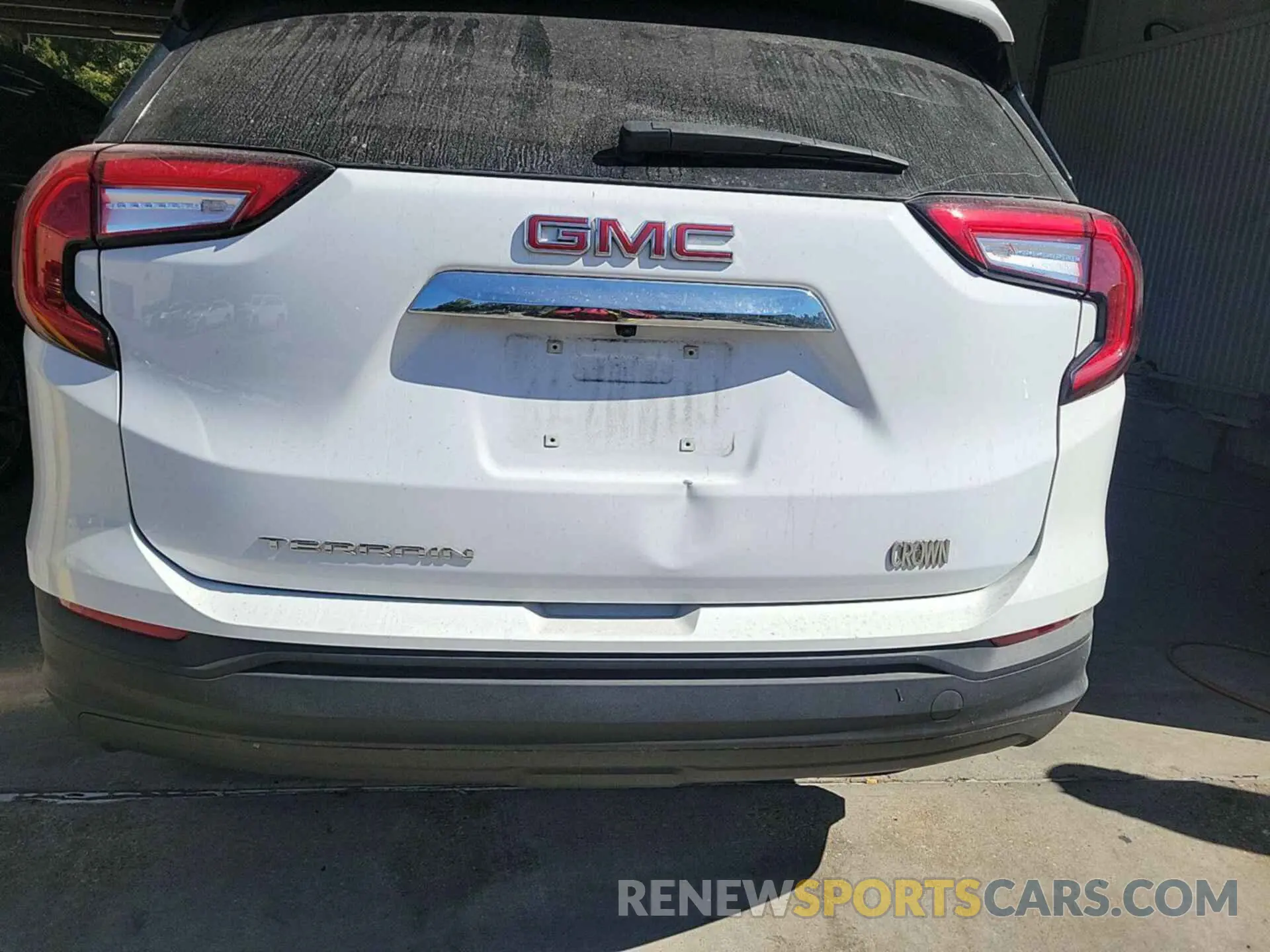 14 Photograph of a damaged car 3GKALMEG5PL106499 GMC TERRAIN 2023