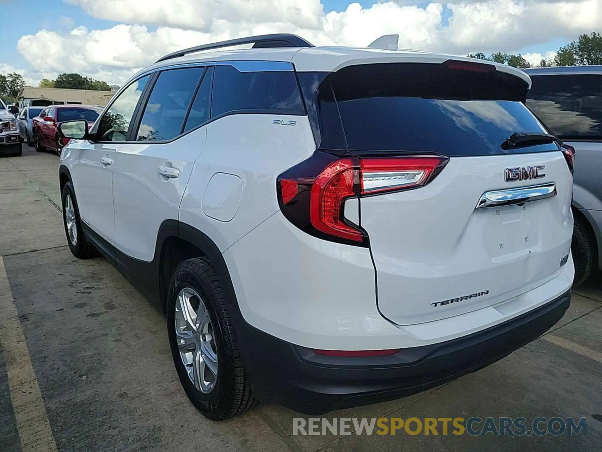 2 Photograph of a damaged car 3GKALMEG5PL106499 GMC TERRAIN 2023