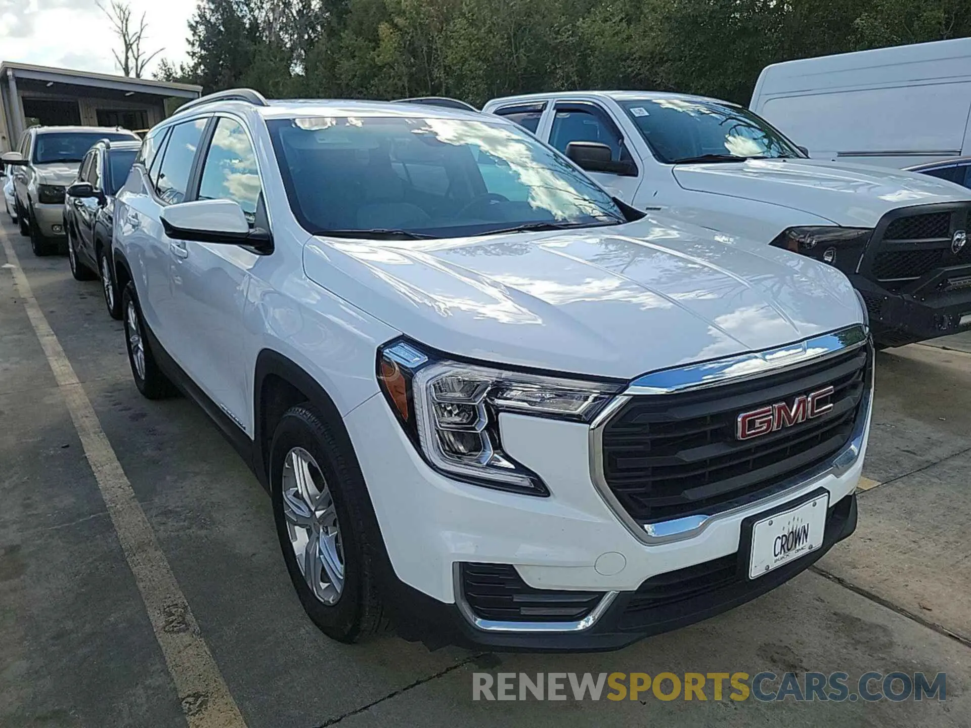 30 Photograph of a damaged car 3GKALMEG5PL106499 GMC TERRAIN 2023
