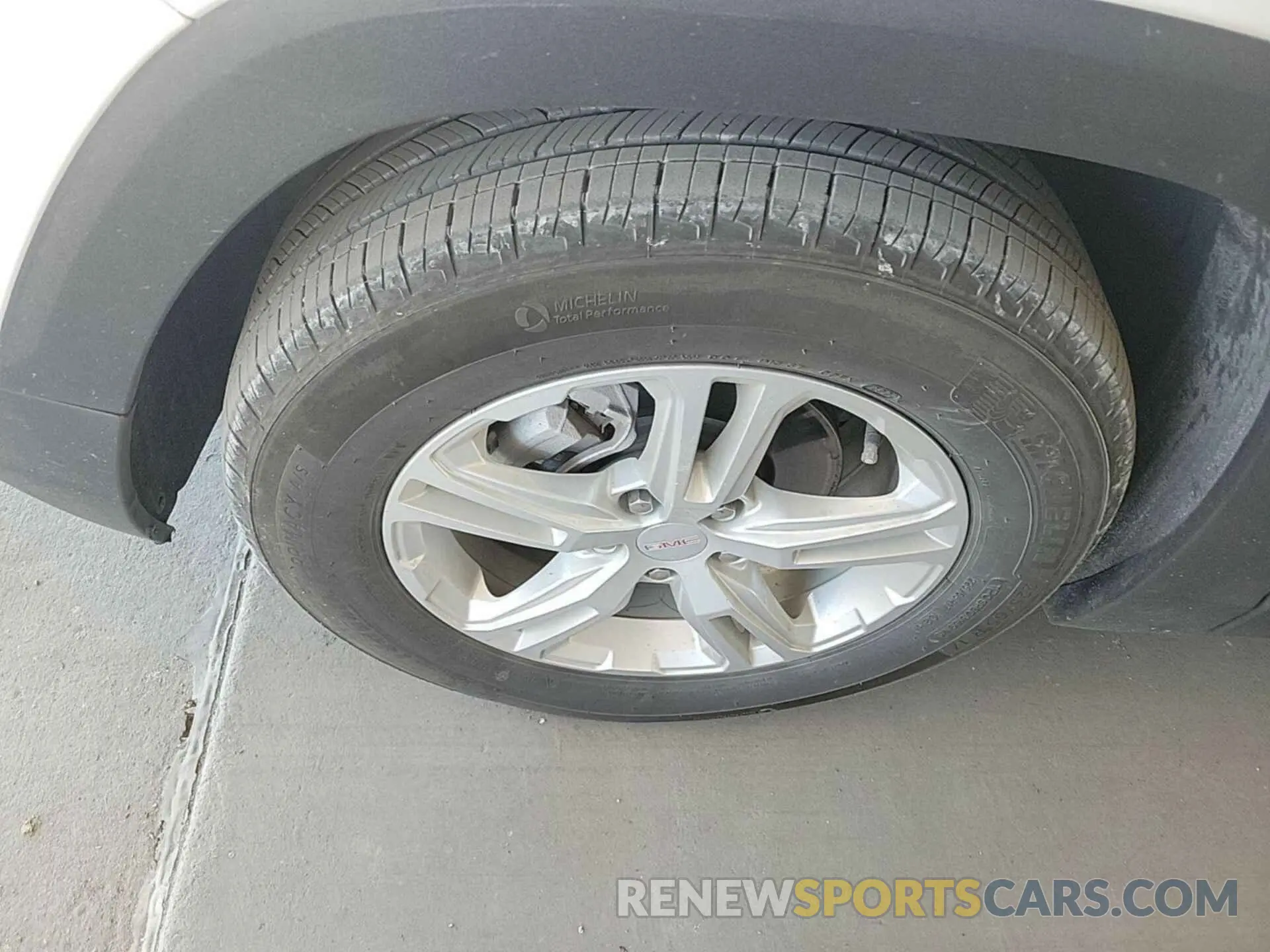 4 Photograph of a damaged car 3GKALMEG5PL106499 GMC TERRAIN 2023