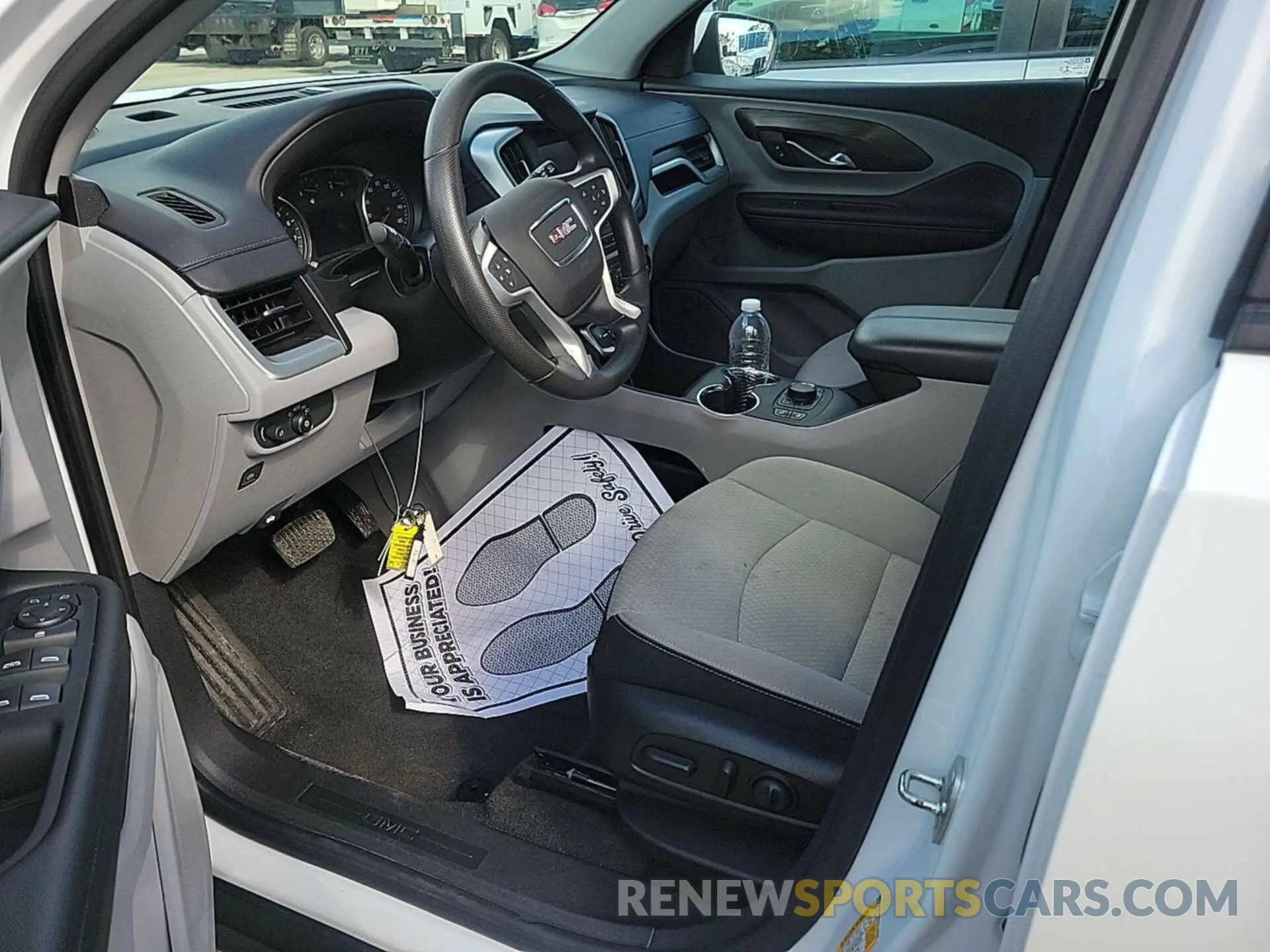 9 Photograph of a damaged car 3GKALMEG5PL106499 GMC TERRAIN 2023