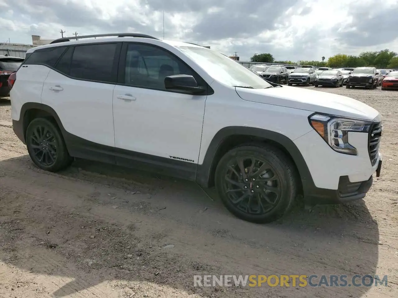4 Photograph of a damaged car 3GKALMEG5PL170493 GMC TERRAIN 2023