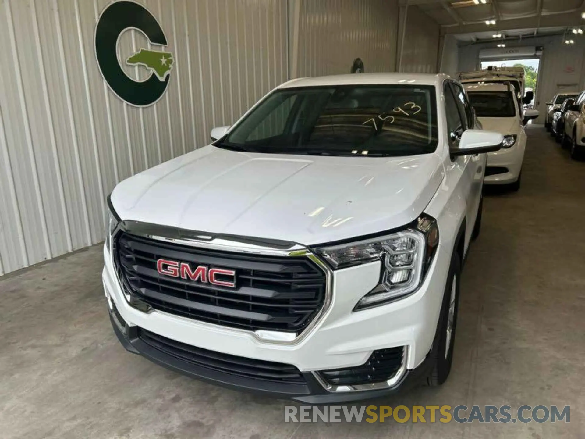 9 Photograph of a damaged car 3GKALMEG6PL220009 GMC TERRAIN 2023
