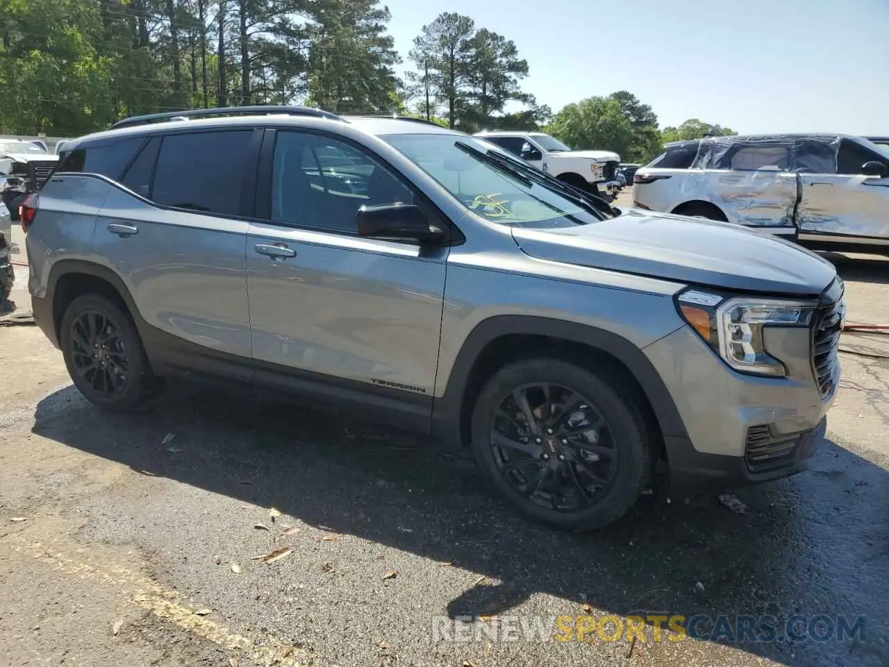 4 Photograph of a damaged car 3GKALMEG8PL151744 GMC TERRAIN 2023